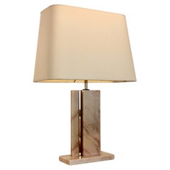 Lámpara de mesa escultórica de latón y mármol rosa de Camille Breesch