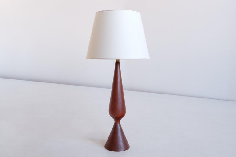 Scandinavian Modern Sculptural Table Lamp in Teak Wood and Ivory Drum Shade, Denmark, 1960s For Sale