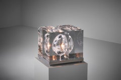 Sculptural table lamp mode. "Due cubi", Italy 1970s