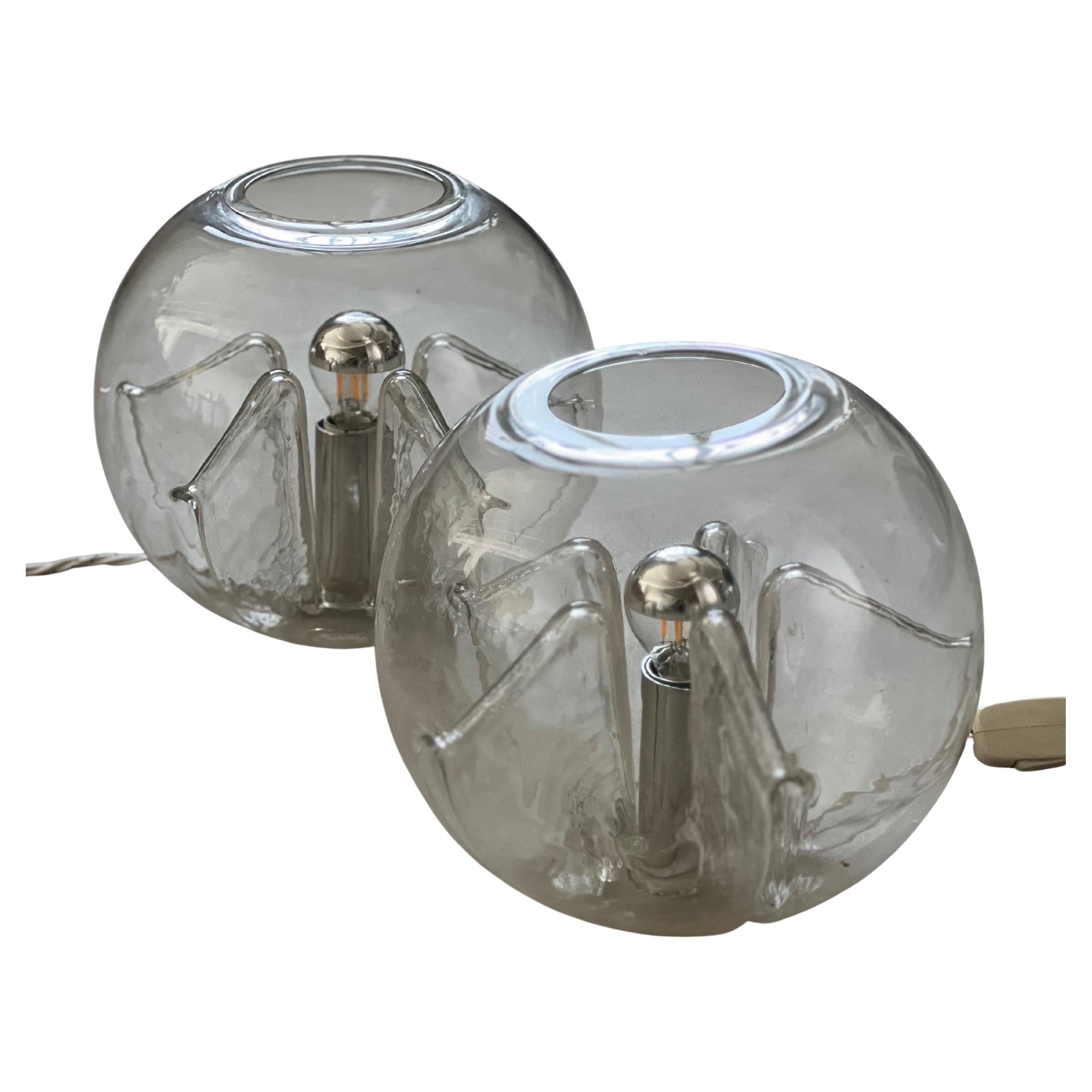 Mid-Century Modern Paire de lampes de table/bedsidetabe rares de Toni Zuccheri pour VeArt  1970's en vente