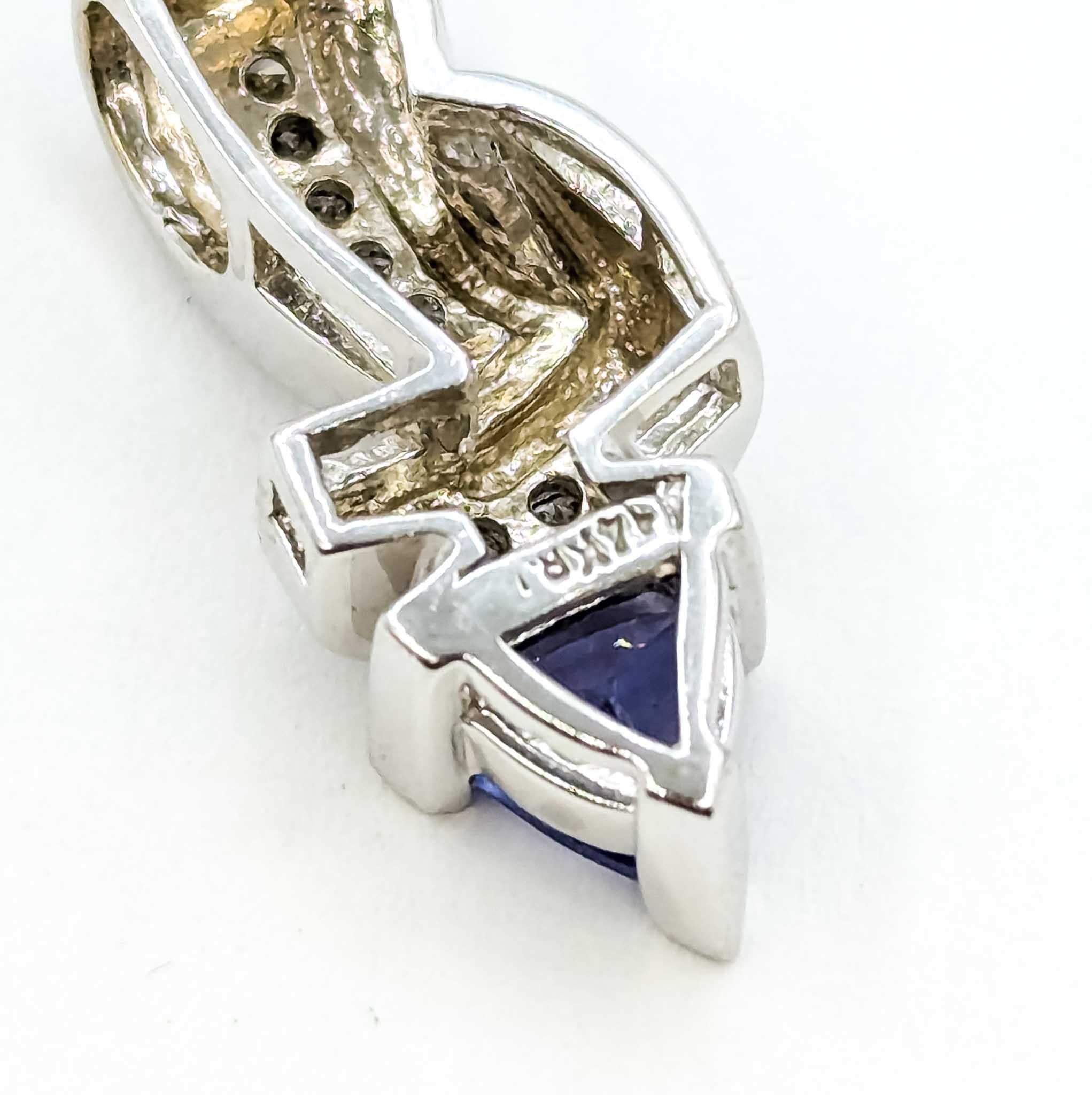 Ciondolo scultoreo con tanzanite e diamanti in oro bianco 14 carati in vendita 3