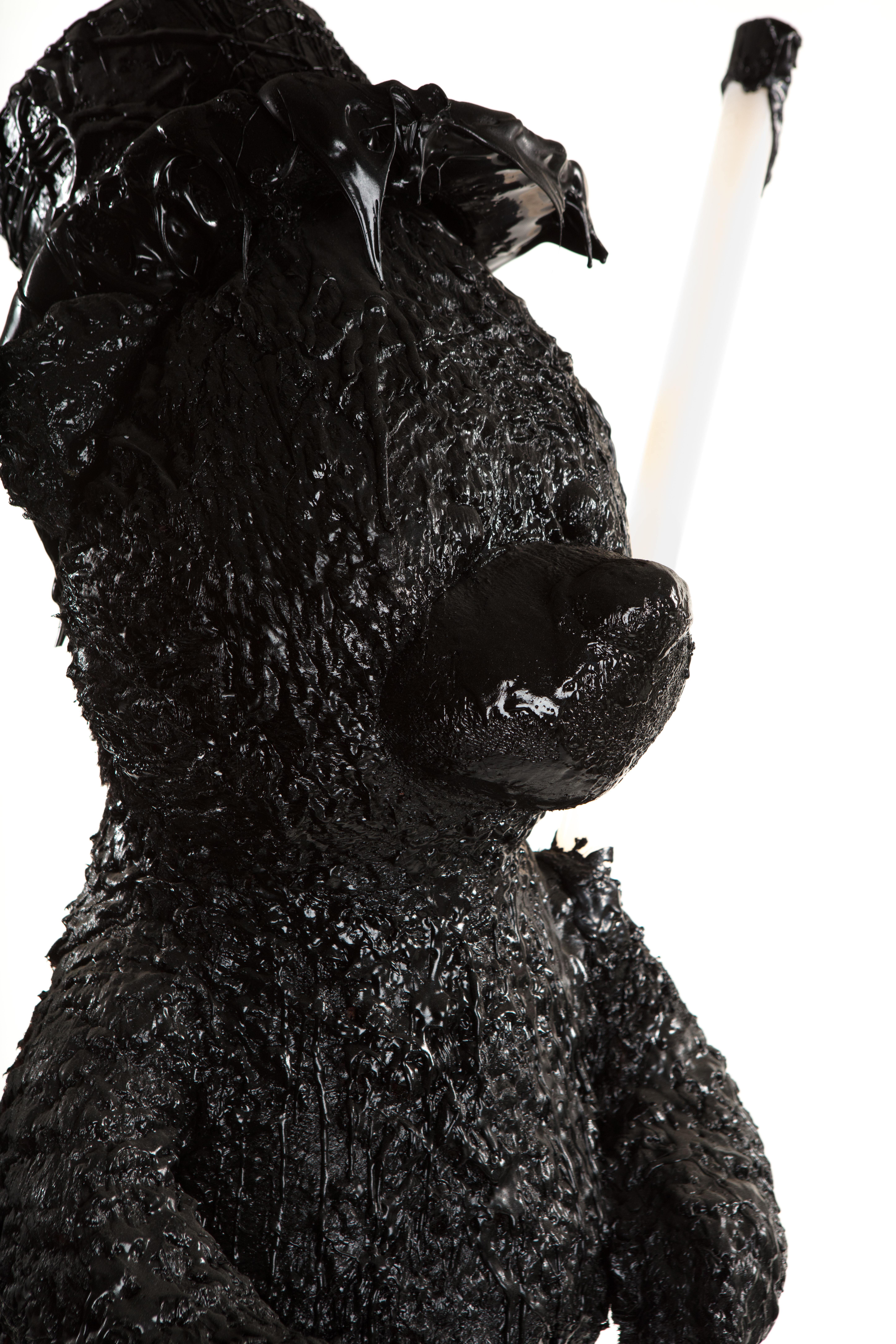 Lampada o scultura da terra con orsetto nero TAR, 21° secolo, di Mattia Biagi in vendita 8