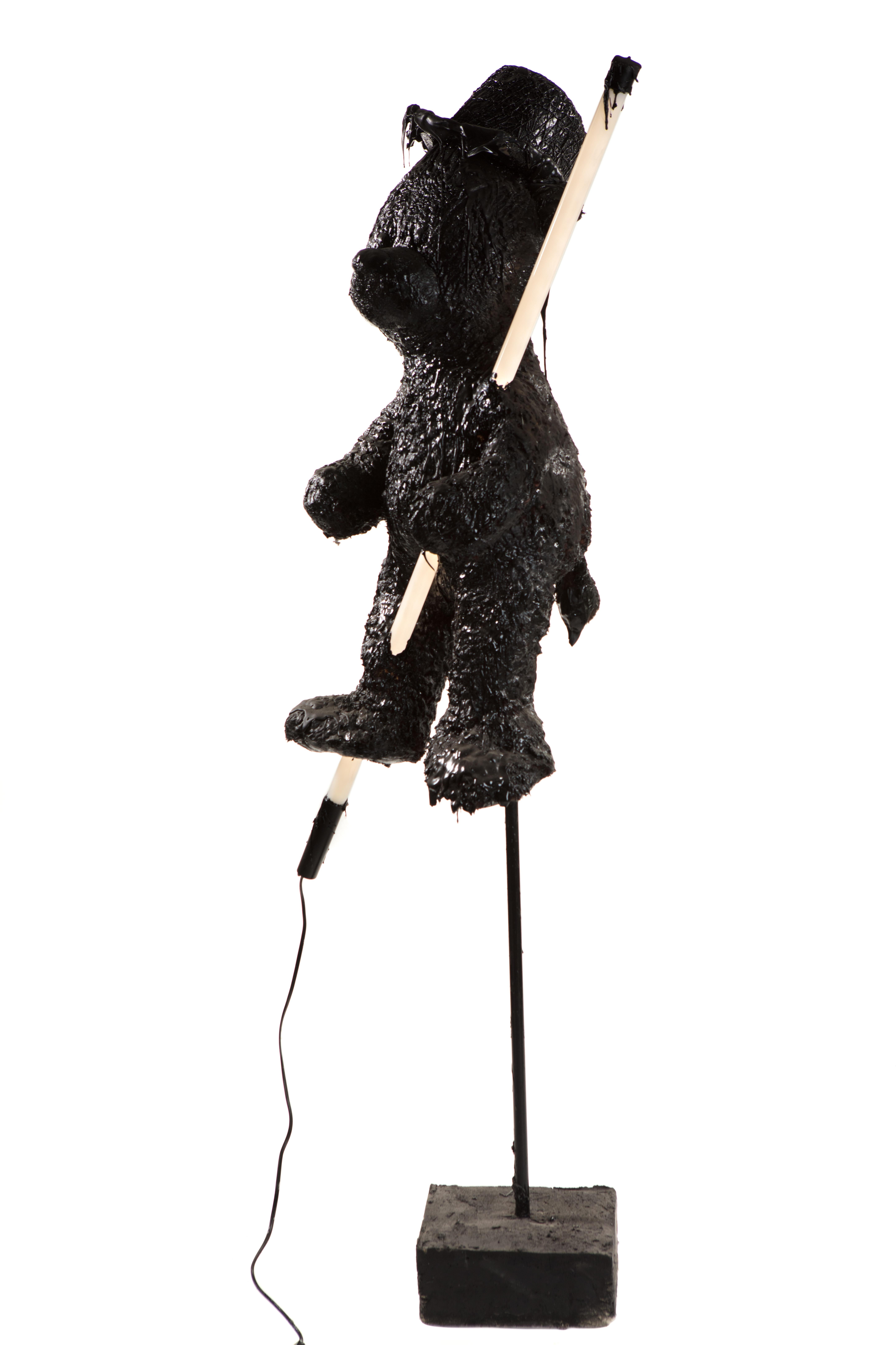 Schwarze Teddybär-Stehlampe oder Skulptur aus Tarn, 21. Jahrhundert, von Mattia Biagi (amerikanisch) im Angebot