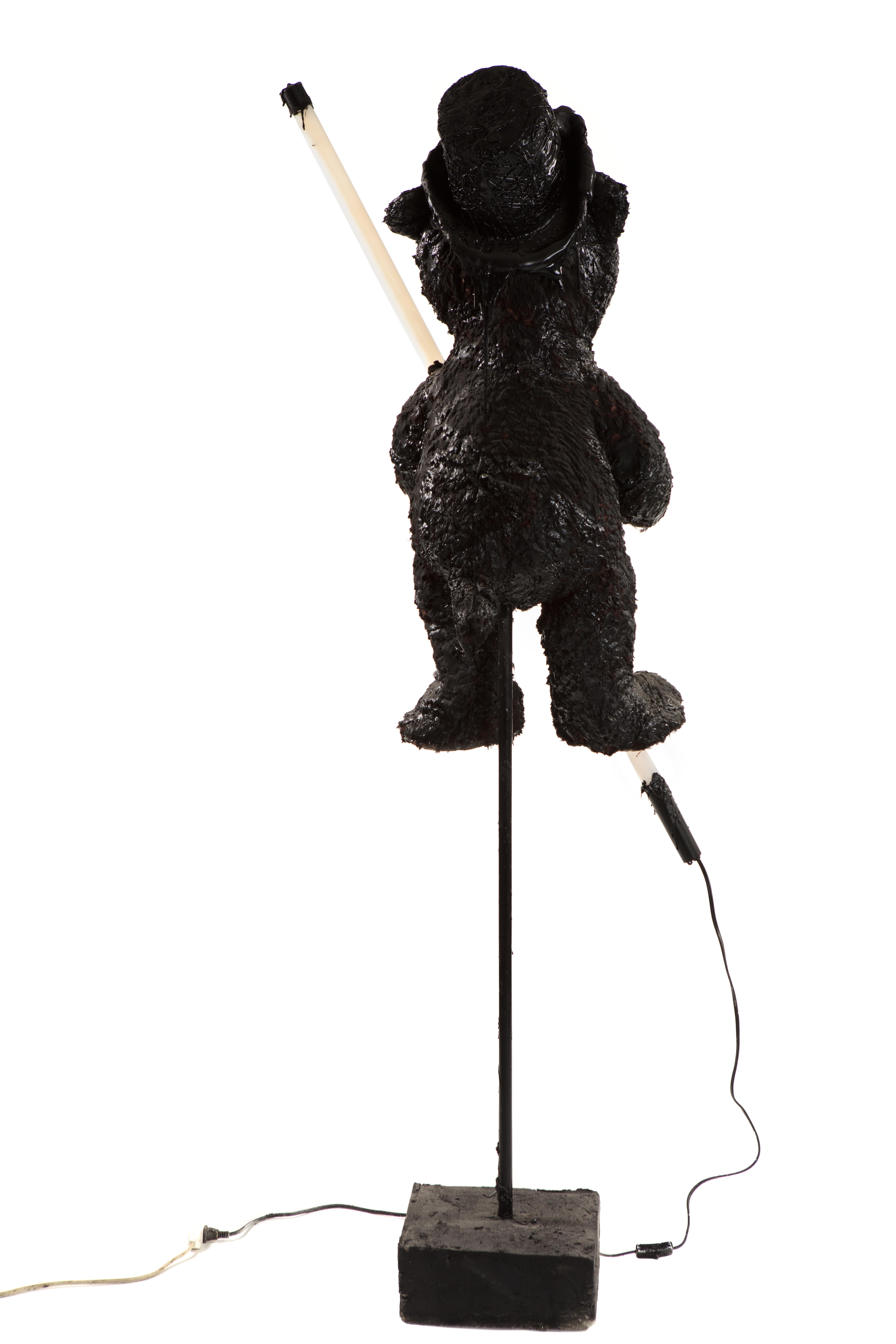 XXIe siècle et contemporain Lampadaire ou sculpture en forme d'ours Teddy noir TAR, XXIe siècle, de Mattia Biagi en vente