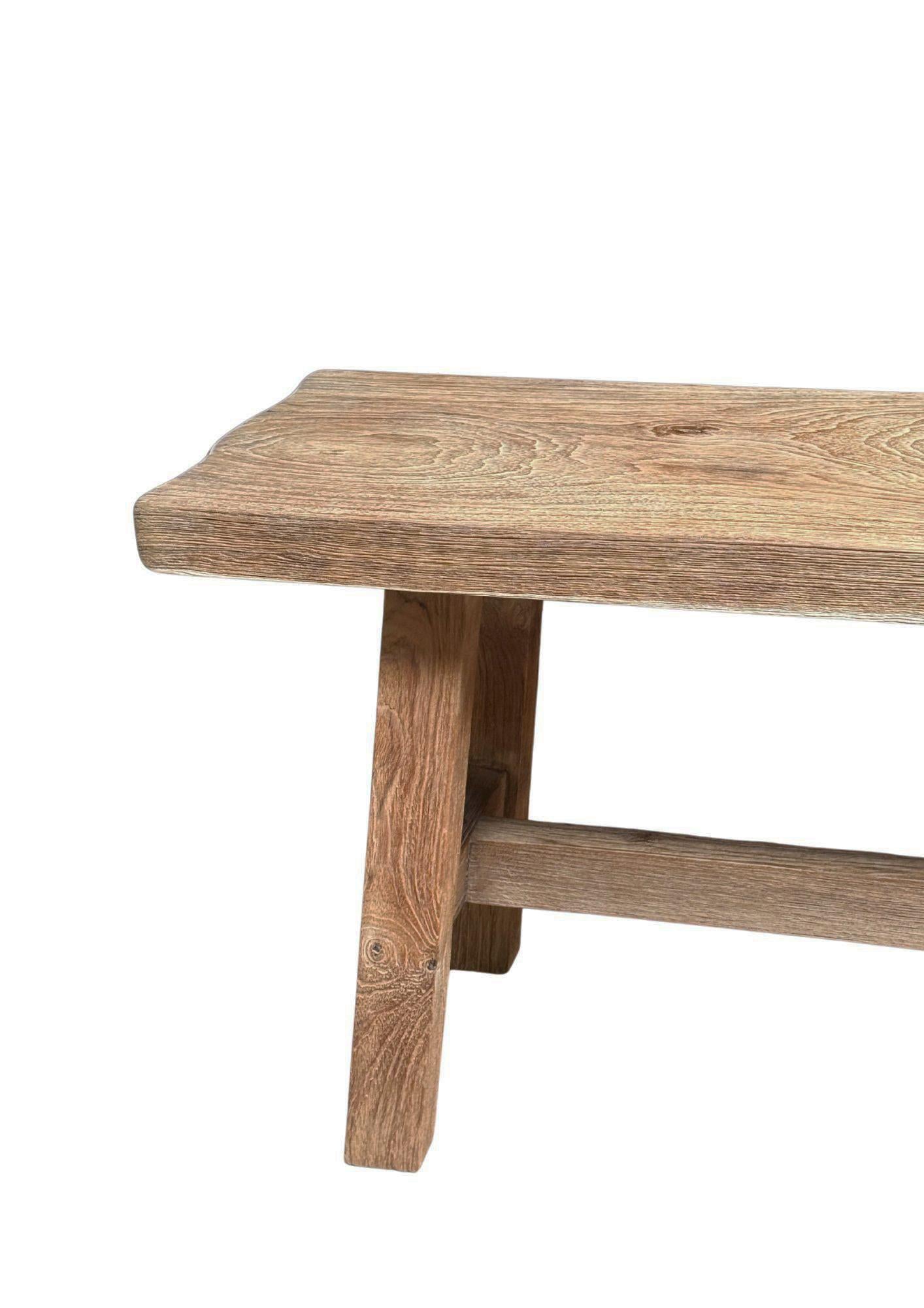 Bois Banc sculptural en teck Teck recyclé fabriqué à la main, moderne et organique en vente