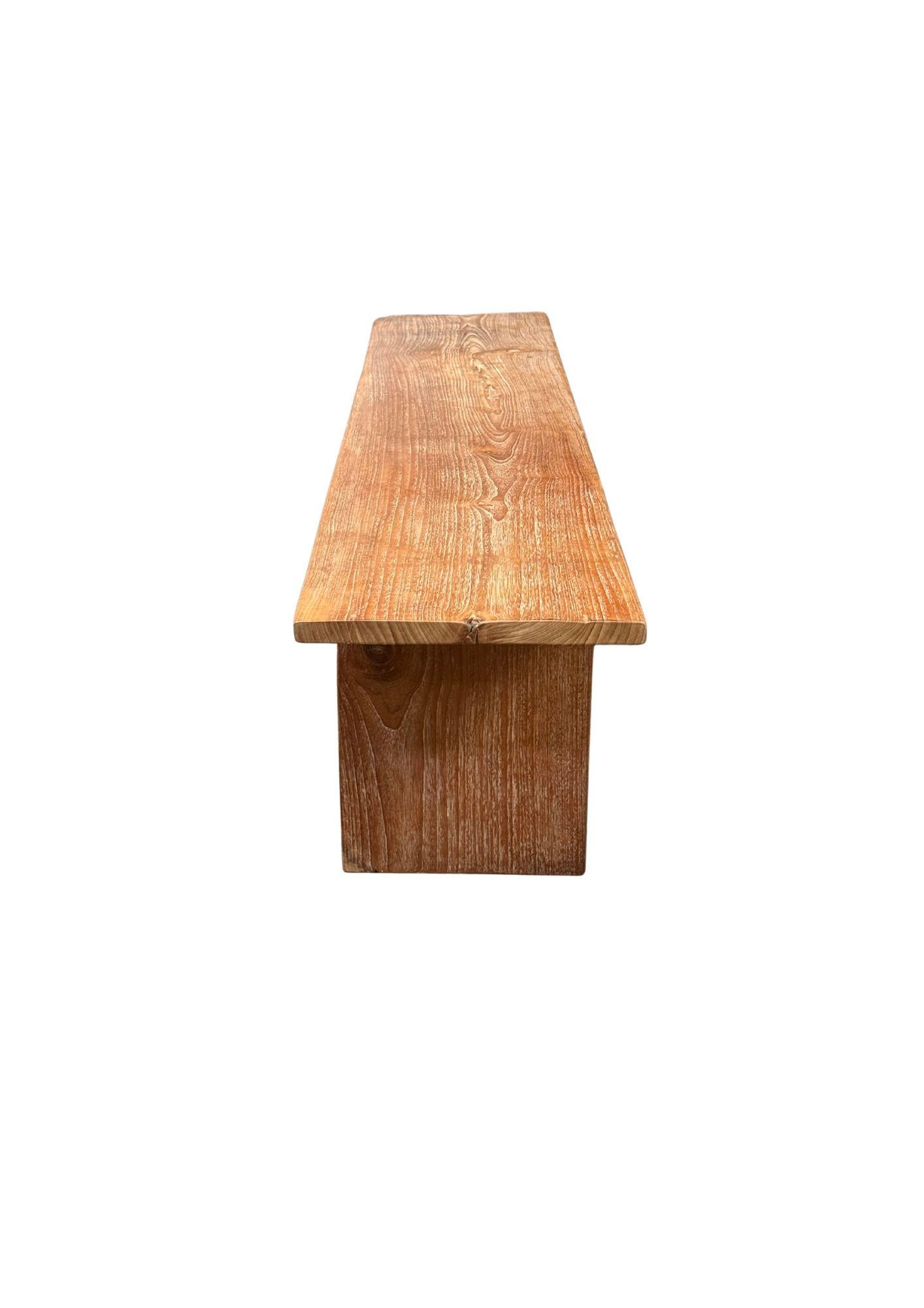 Skulpturale Bank aus Teakholz, modern, organisch, mit atemberaubenden Holzstrukturen im Angebot 1