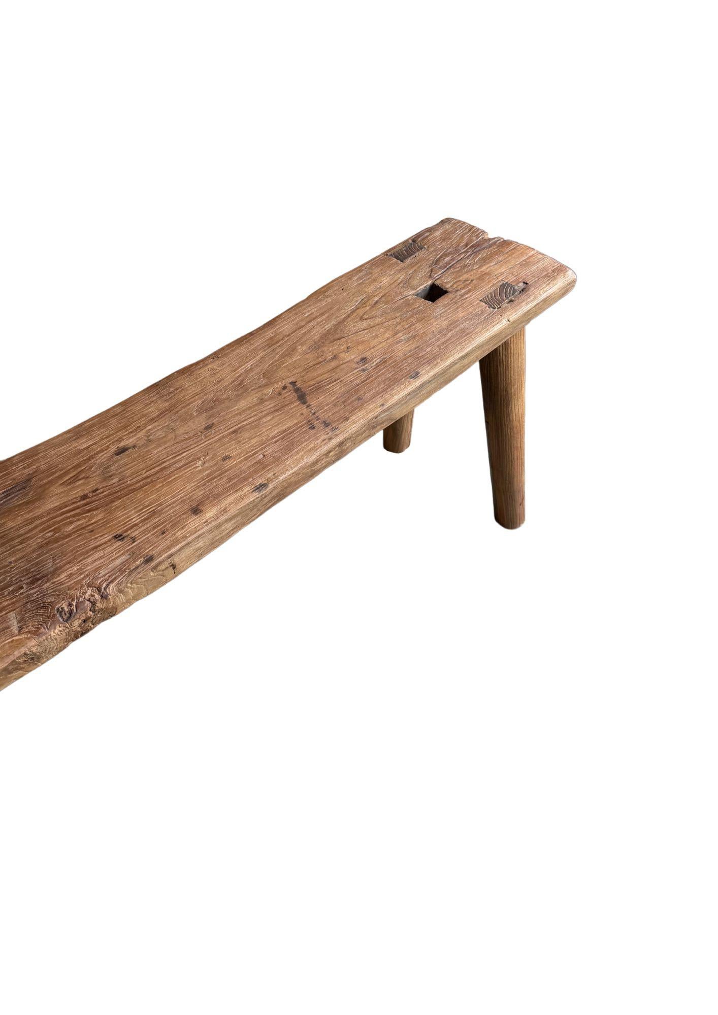 Banco Escultural de Madera de Teca, Impresionantes Texturas de Madera, Orgánico Moderno Indonesio en venta