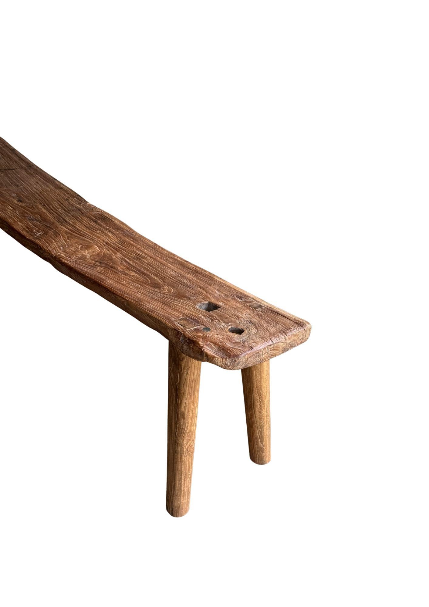 Banco Escultural de Madera de Teca, Impresionantes Texturas de Madera, Orgánico Moderno Tallado a mano en venta