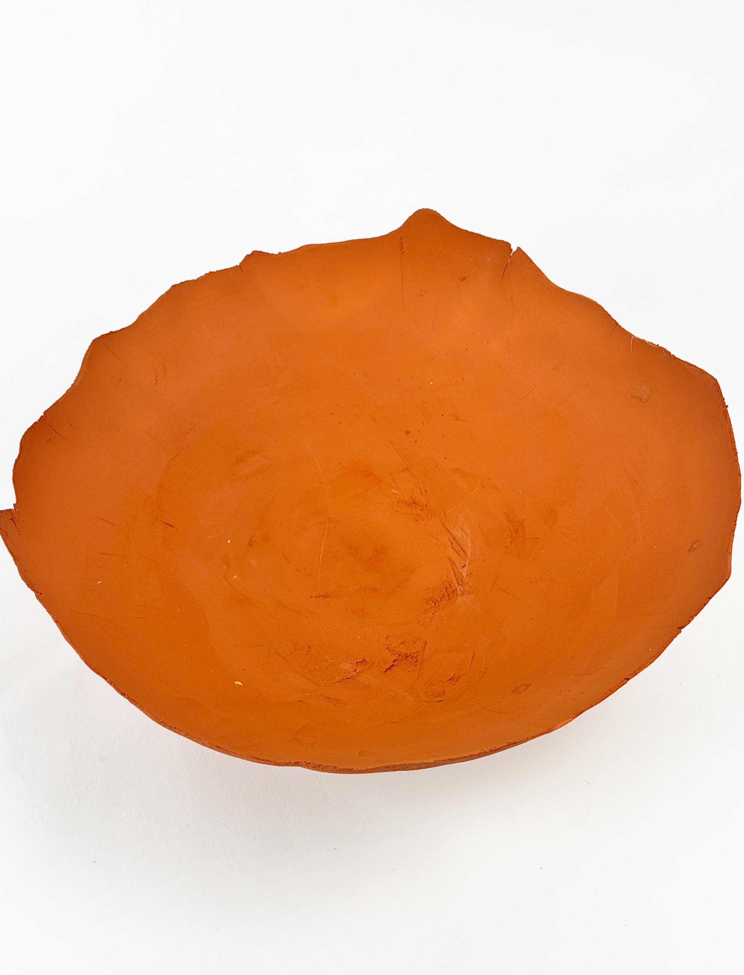 Cuenco escultórico de cerámica de terracota, certificado digitalmente, objeto sostenible Báltico en venta
