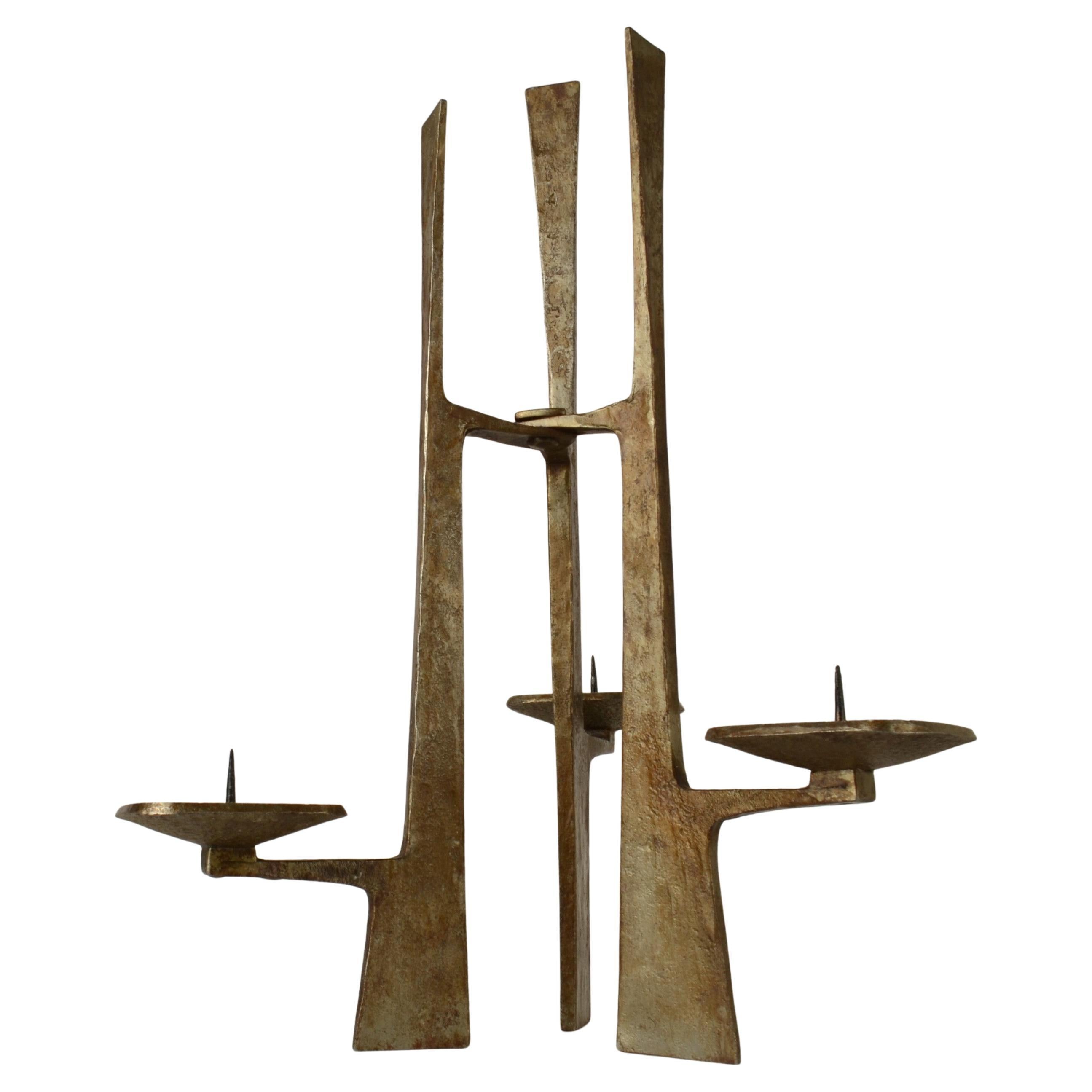 Forgé Candélabre sculptural à trois bras en acier forgé en vente