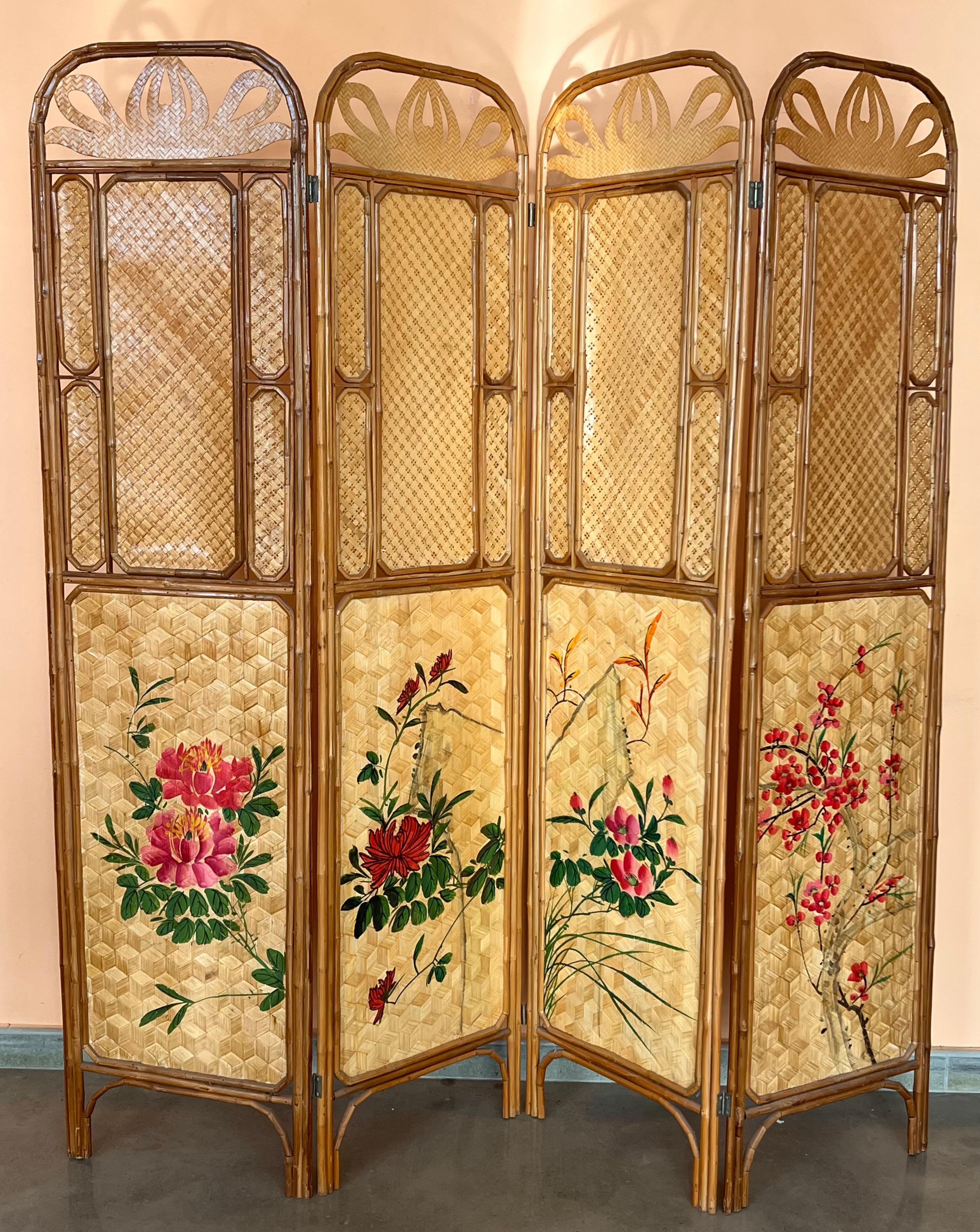 Mid-Century Modern Sculptural Three-Panel Folding Screen Room Divider in Rattan and Wicker, 1960s For Sale