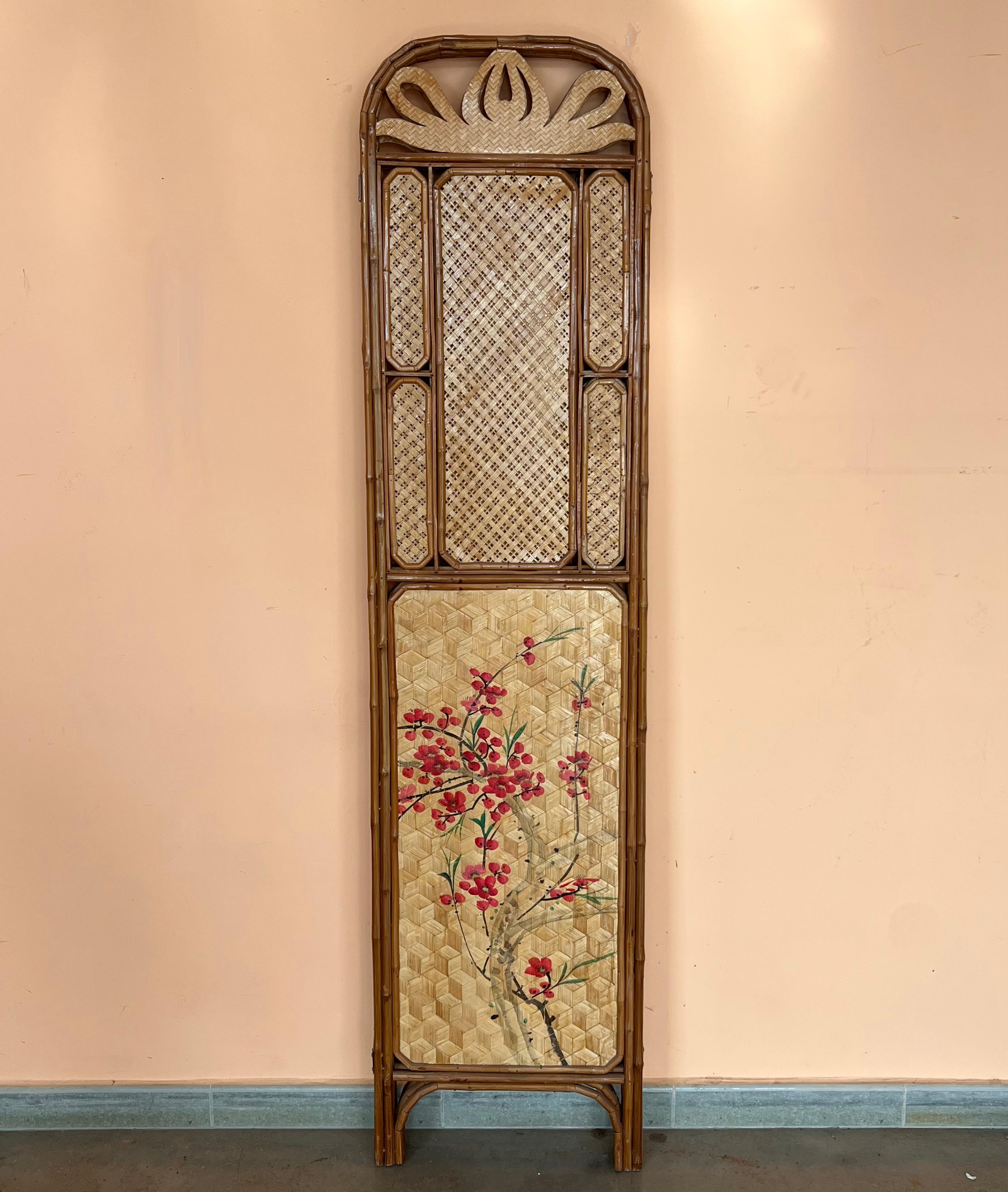 Sculptural Three-Panel Folding Screen Room Divider in Rattan and Wicker, 1960s In Good Condition For Sale In Miami, FL