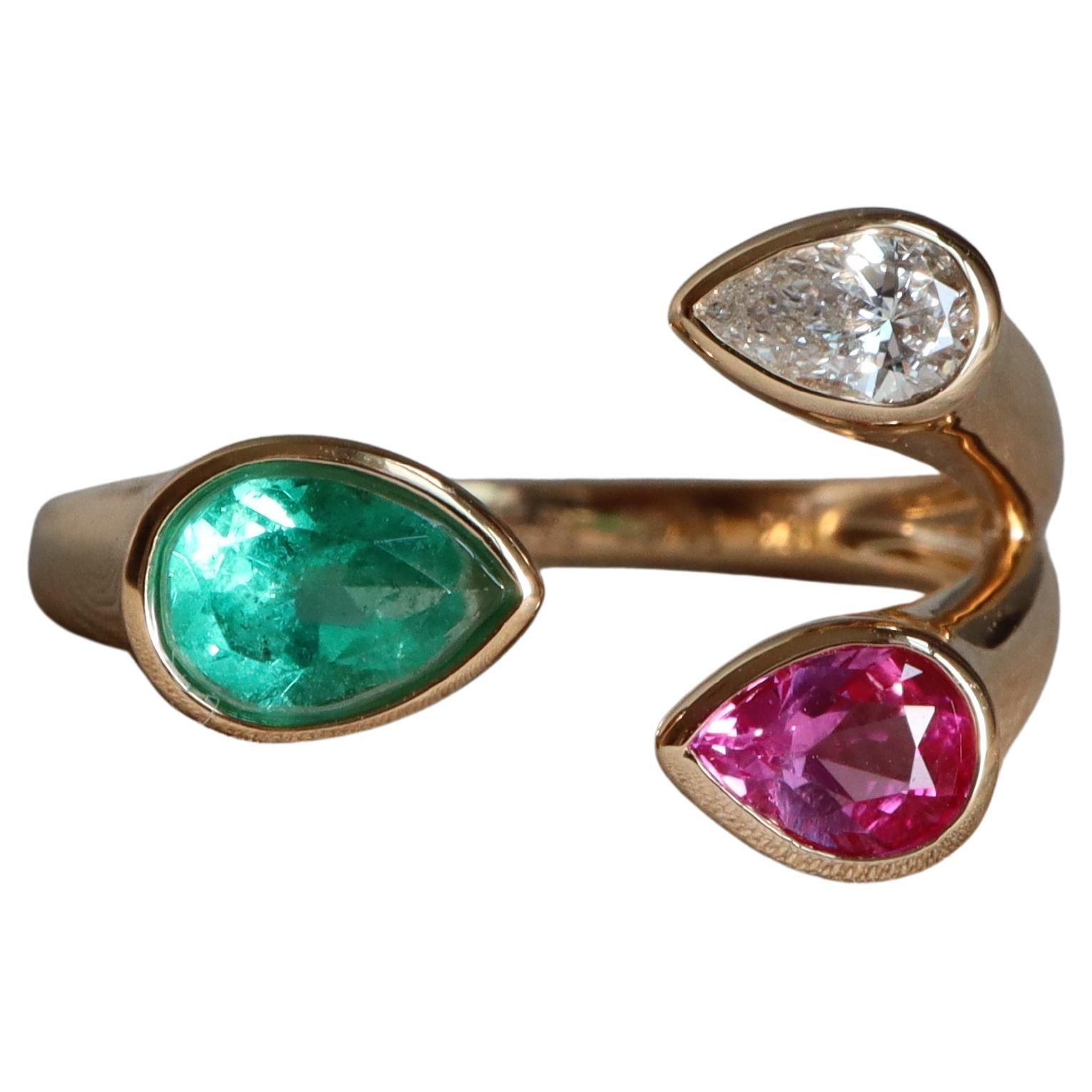 Sculptural Toi et Moi–Inspired Ring with Precious Natural Gems For Sale
