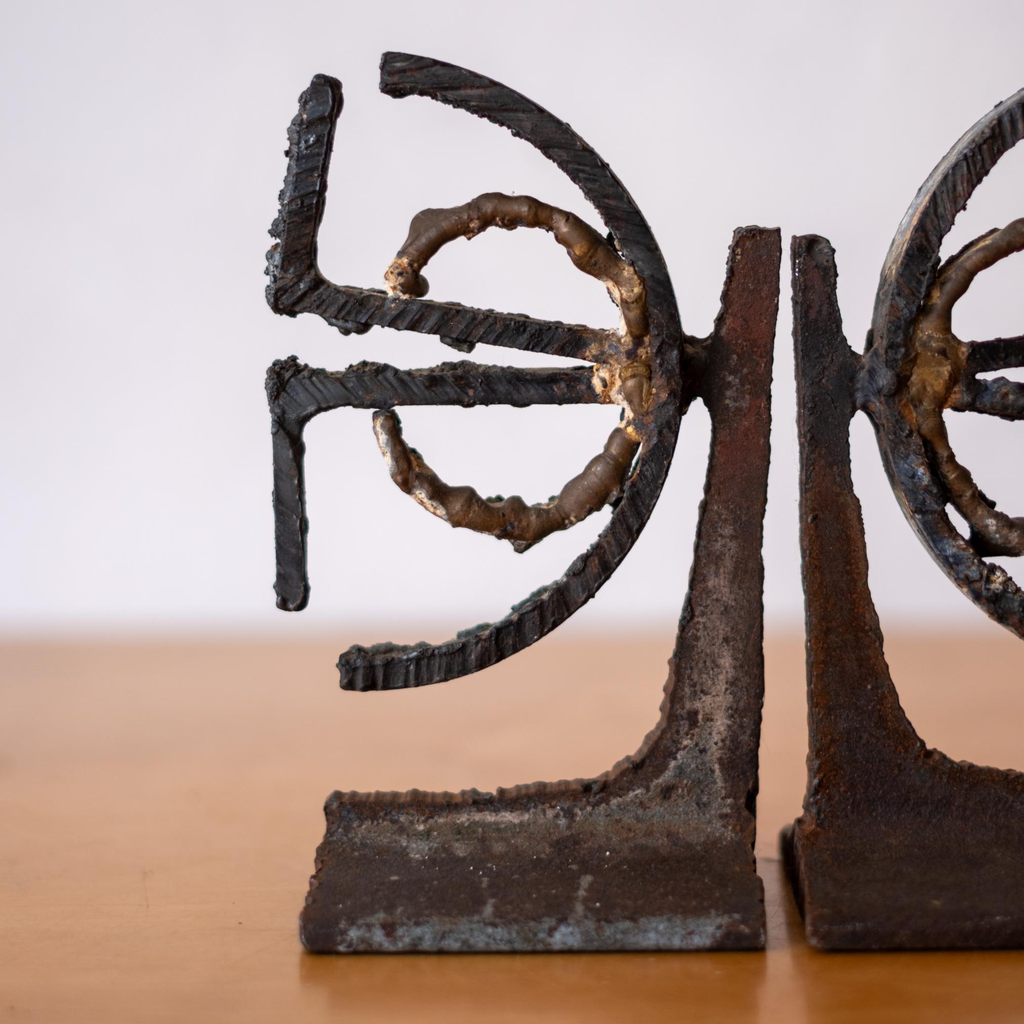 Sculptural Torch Cut Steel Brutalist Bookends 1970s In Good Condition For Sale In San Diego, CA