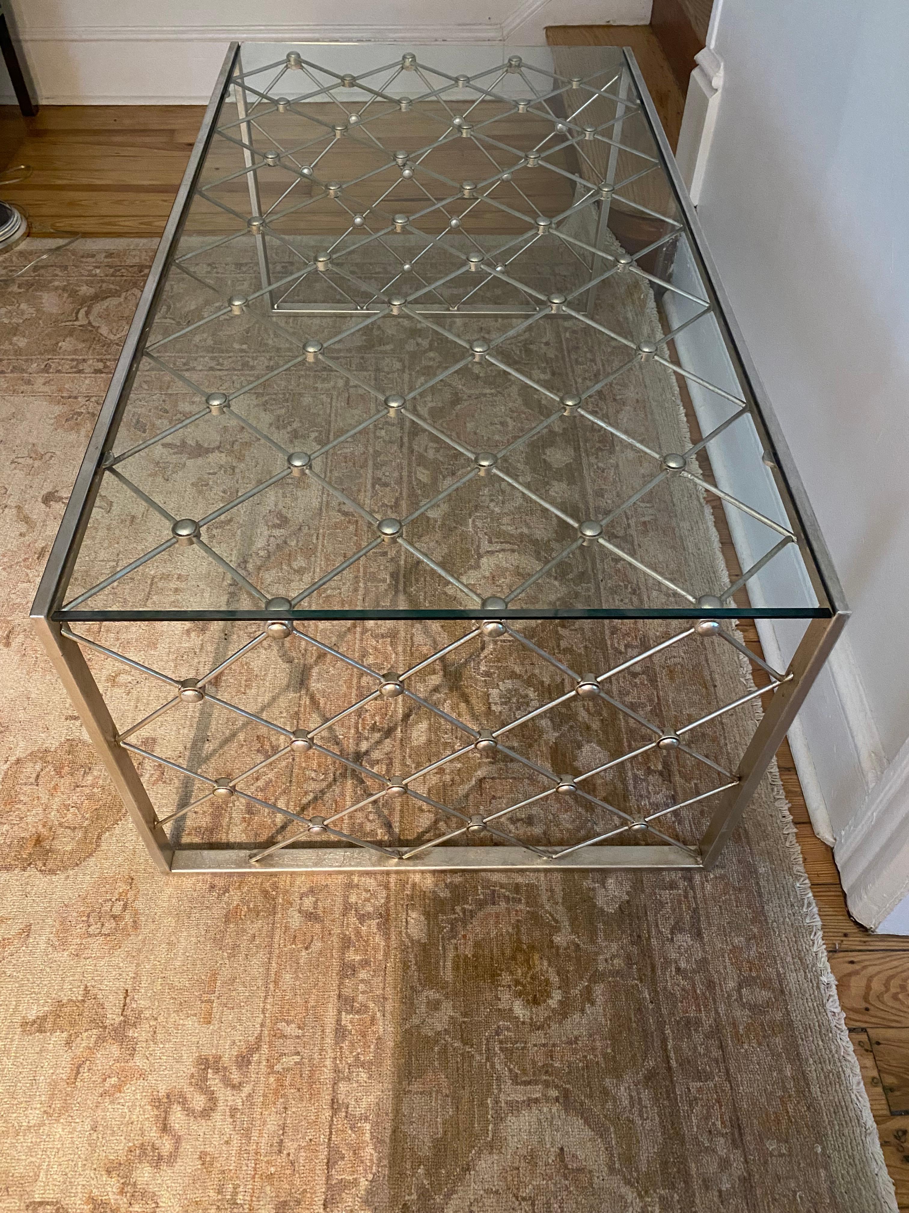 Mesa baja escultórica de metal y cristal Tour Eiffel según Jean Royere Moderno en venta
