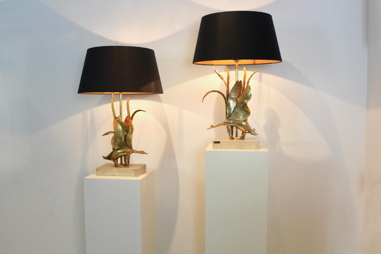 Sculptural Travertine and Gilt Metal Wild Duck Table Lamps by Lanciotto Galeotti For Sale 2