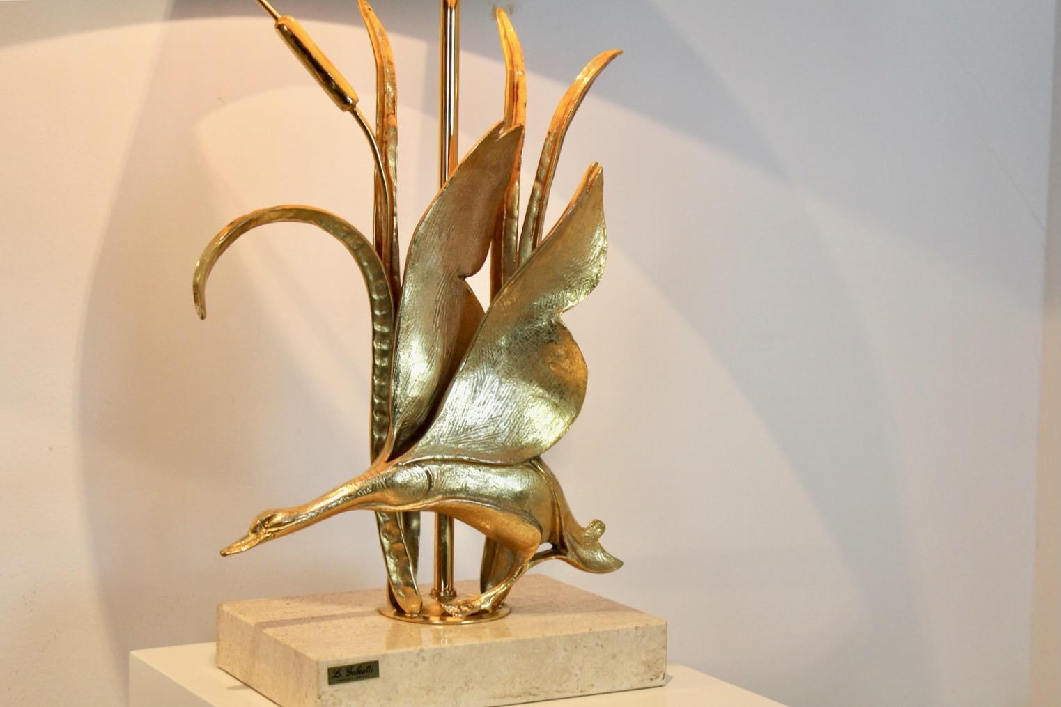 20ième siècle Lampes de table sculpturales en travertin et métal doré Wild Duck de Lanciotto Galeotti en vente