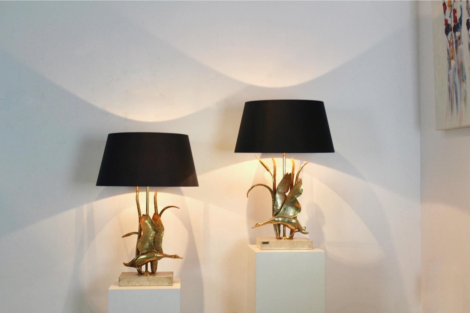 Sculptural Travertine and Gilt Metal Wild Duck Table Lamps by Lanciotto Galeotti In Good Condition For Sale In Voorburg, NL