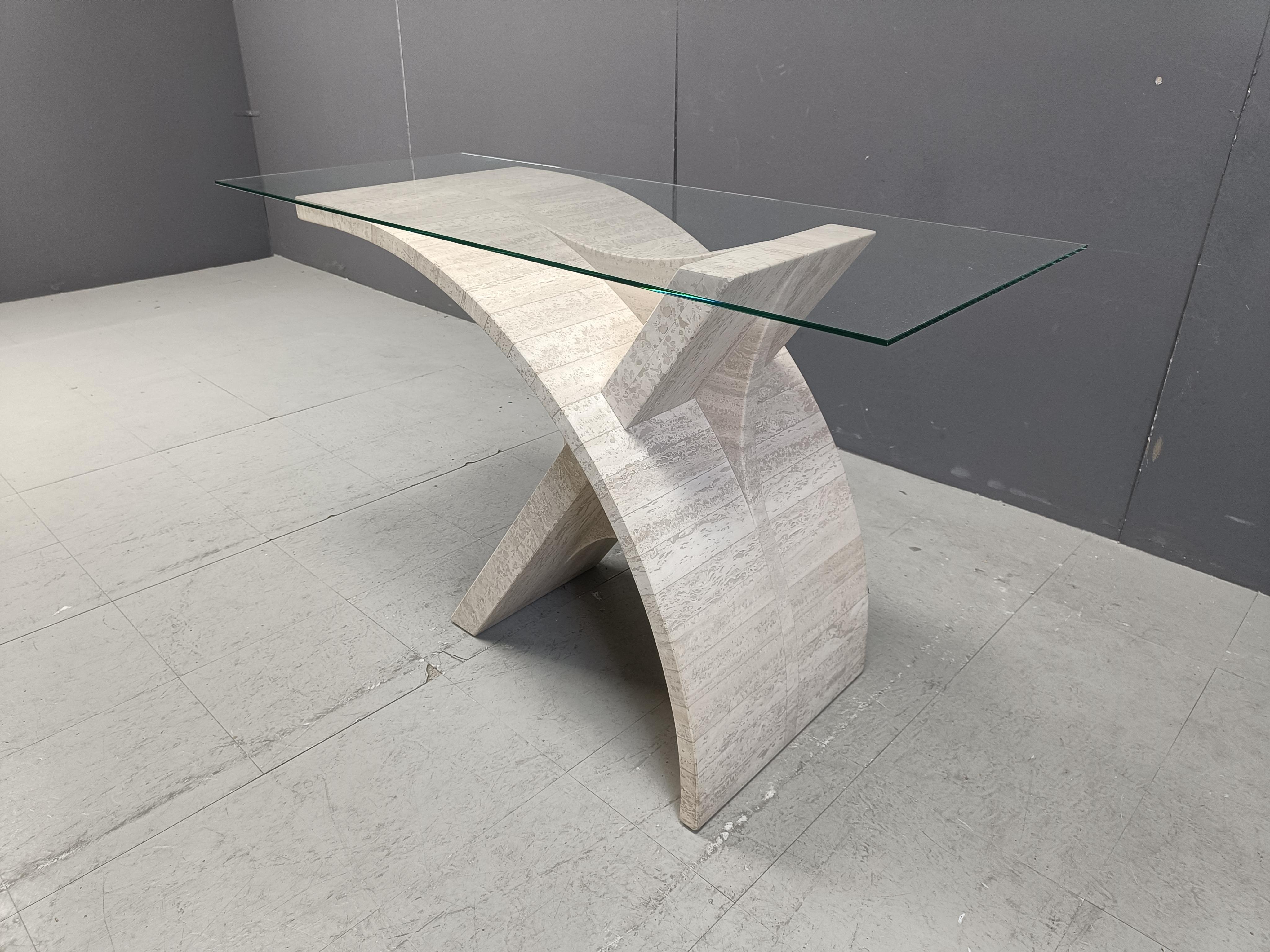 Verre Table console sculpturale en travertin, 1970 en vente