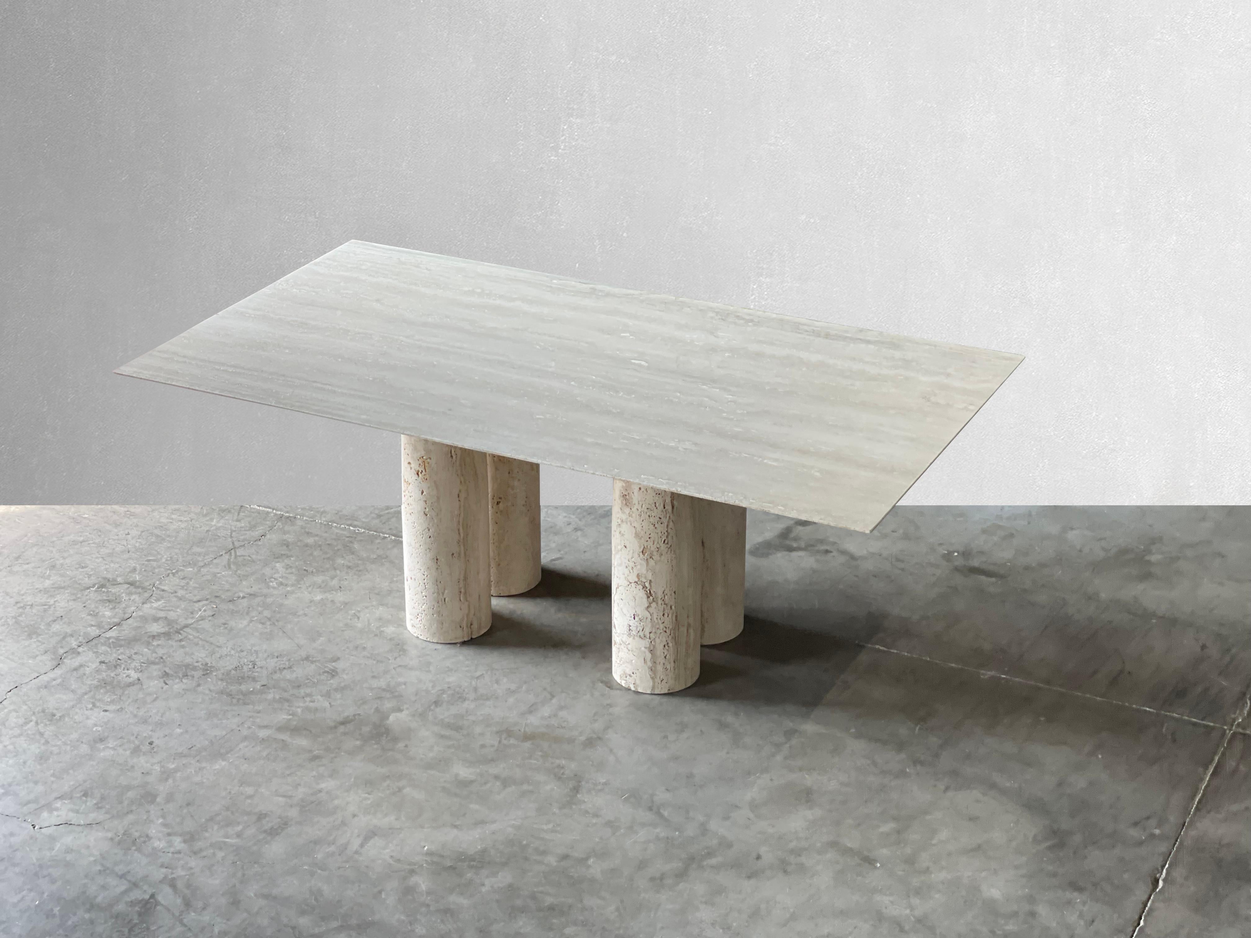 Sculptural Travertine Dining Table in the Manner of Mario Bellini  For Sale 5