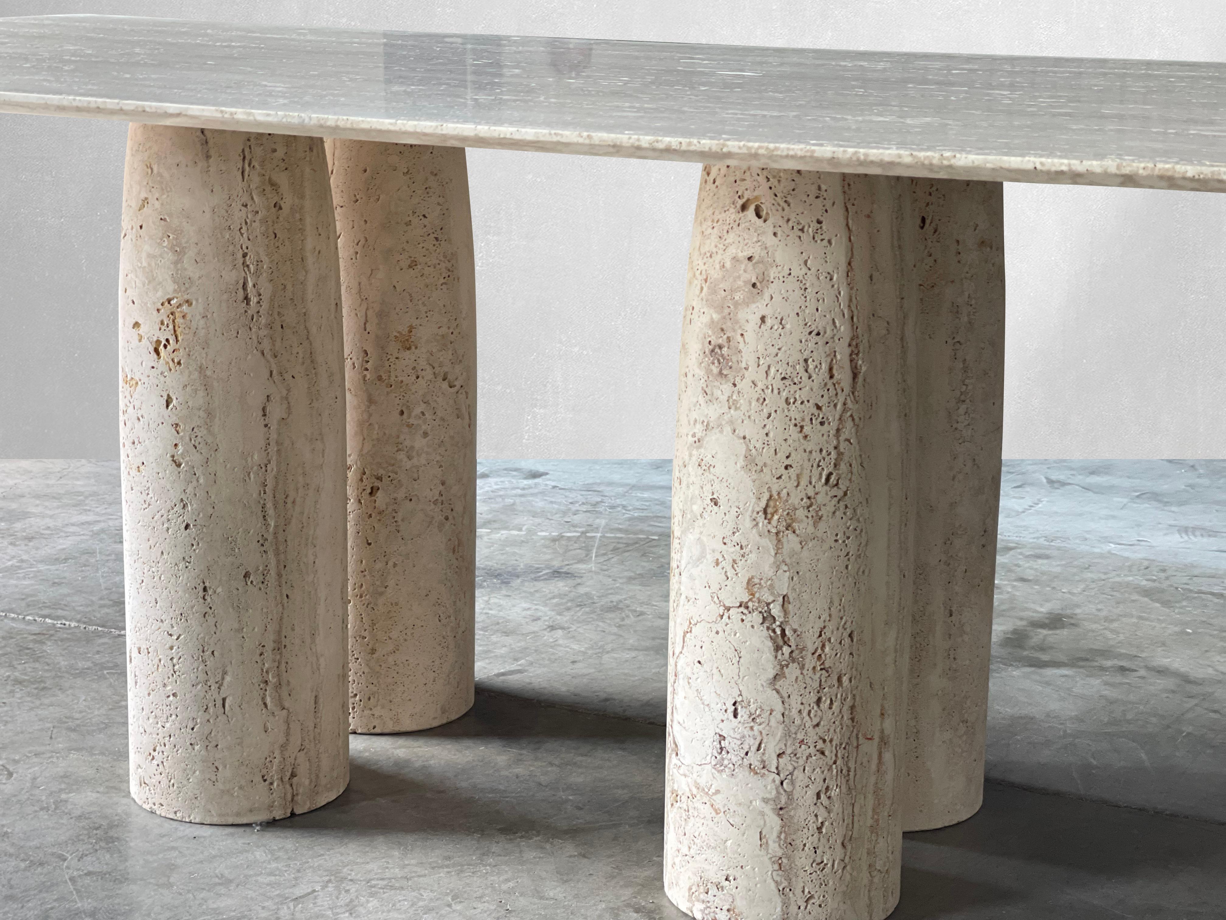 Sculptural Travertine Dining Table in the Manner of Mario Bellini  For Sale 7