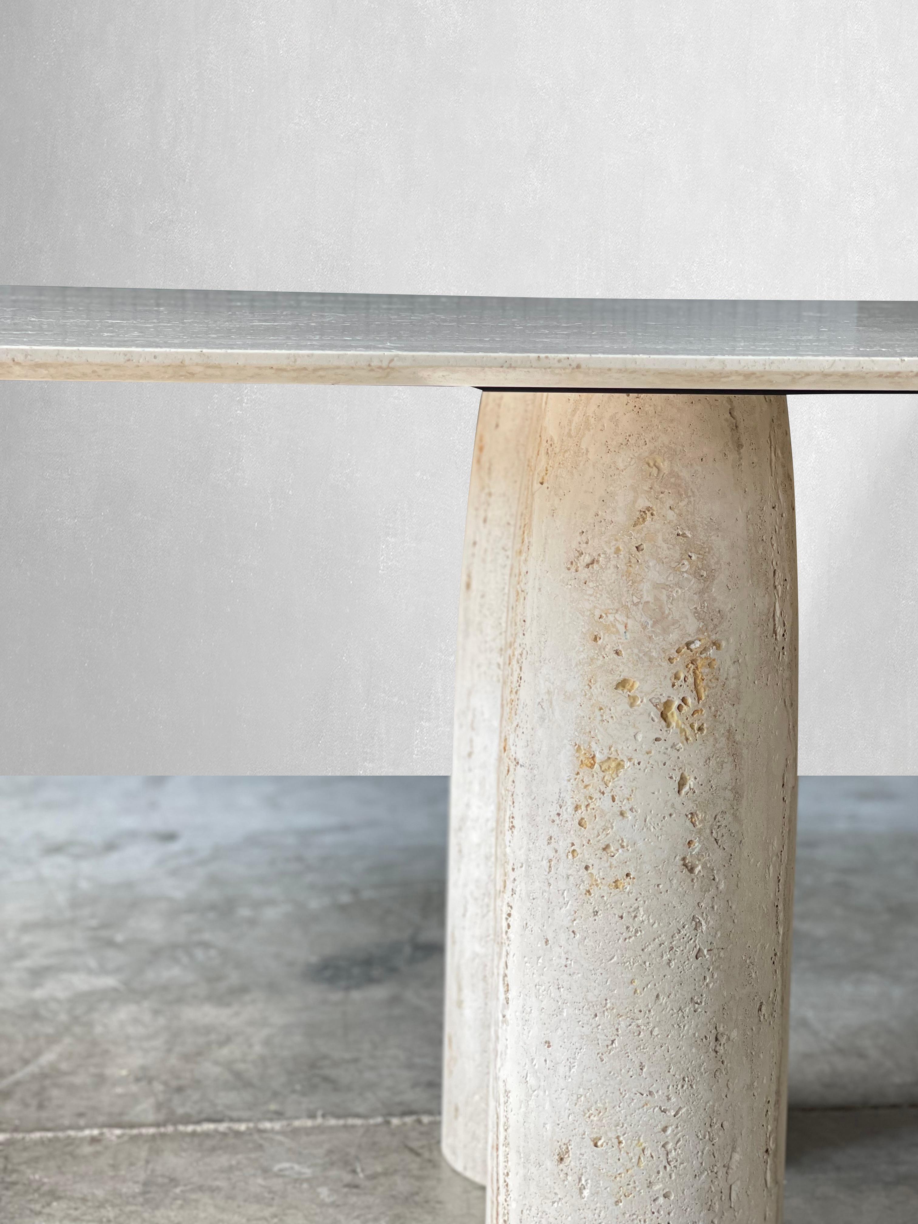 Sculptural Travertine Dining Table in the Manner of Mario Bellini  For Sale 8