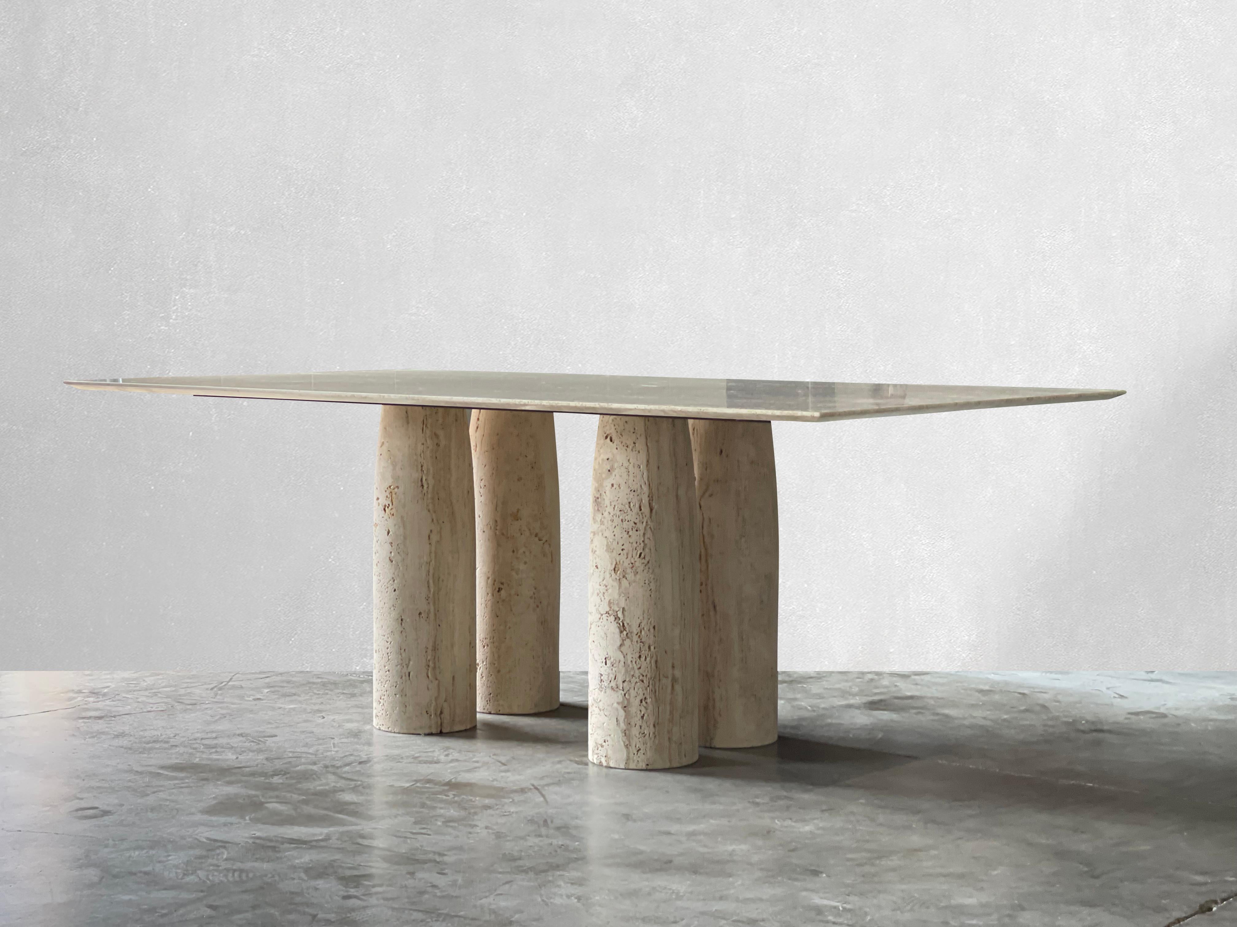 Sculptural Travertine Dining Table in the Manner of Mario Bellini  In Good Condition For Sale In St Louis Park, MN