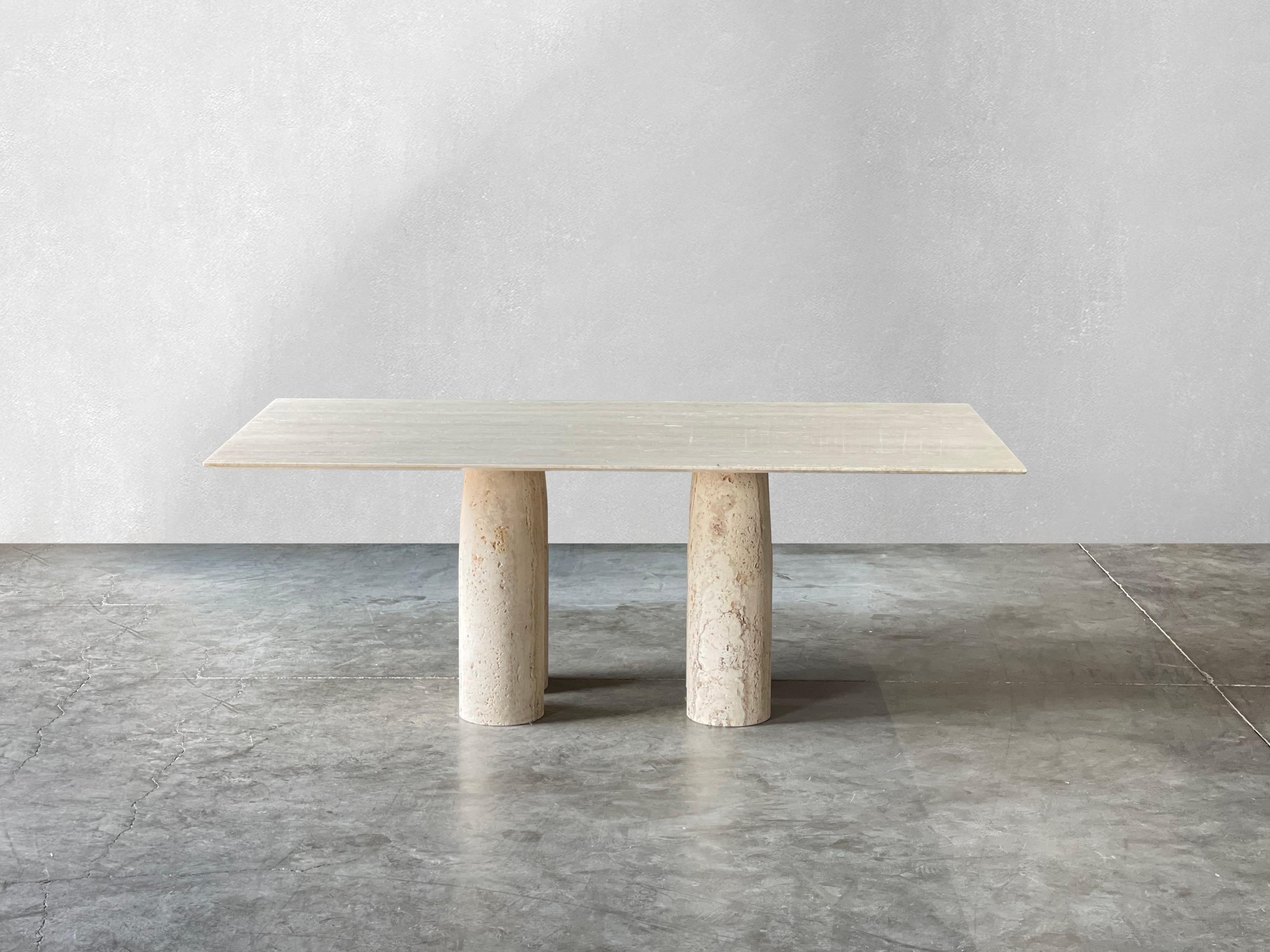 Sculptural Travertine Dining Table in the Manner of Mario Bellini  For Sale 3