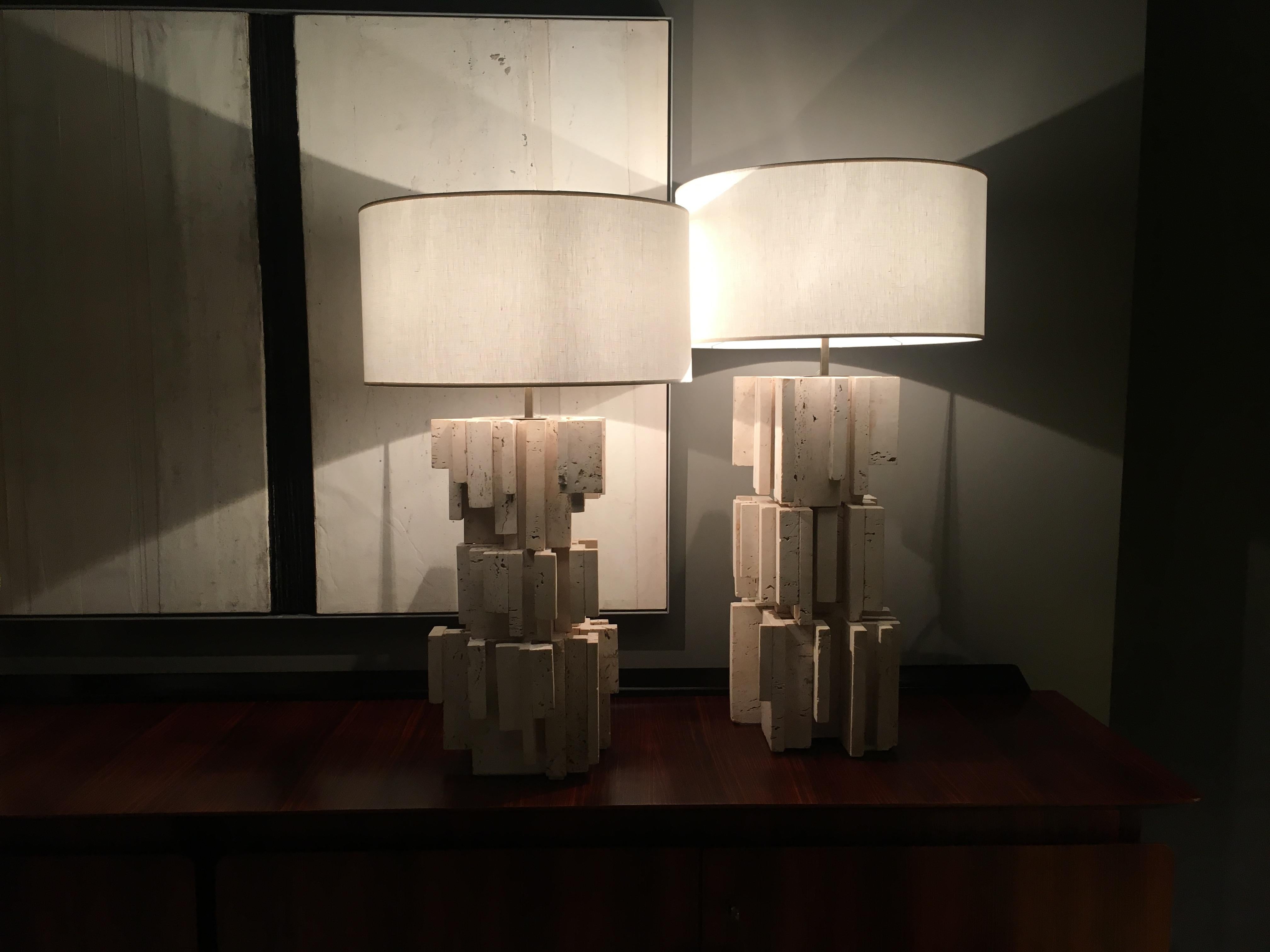 Sculptural Travertine Table Lamp 2, France, 1970s 1