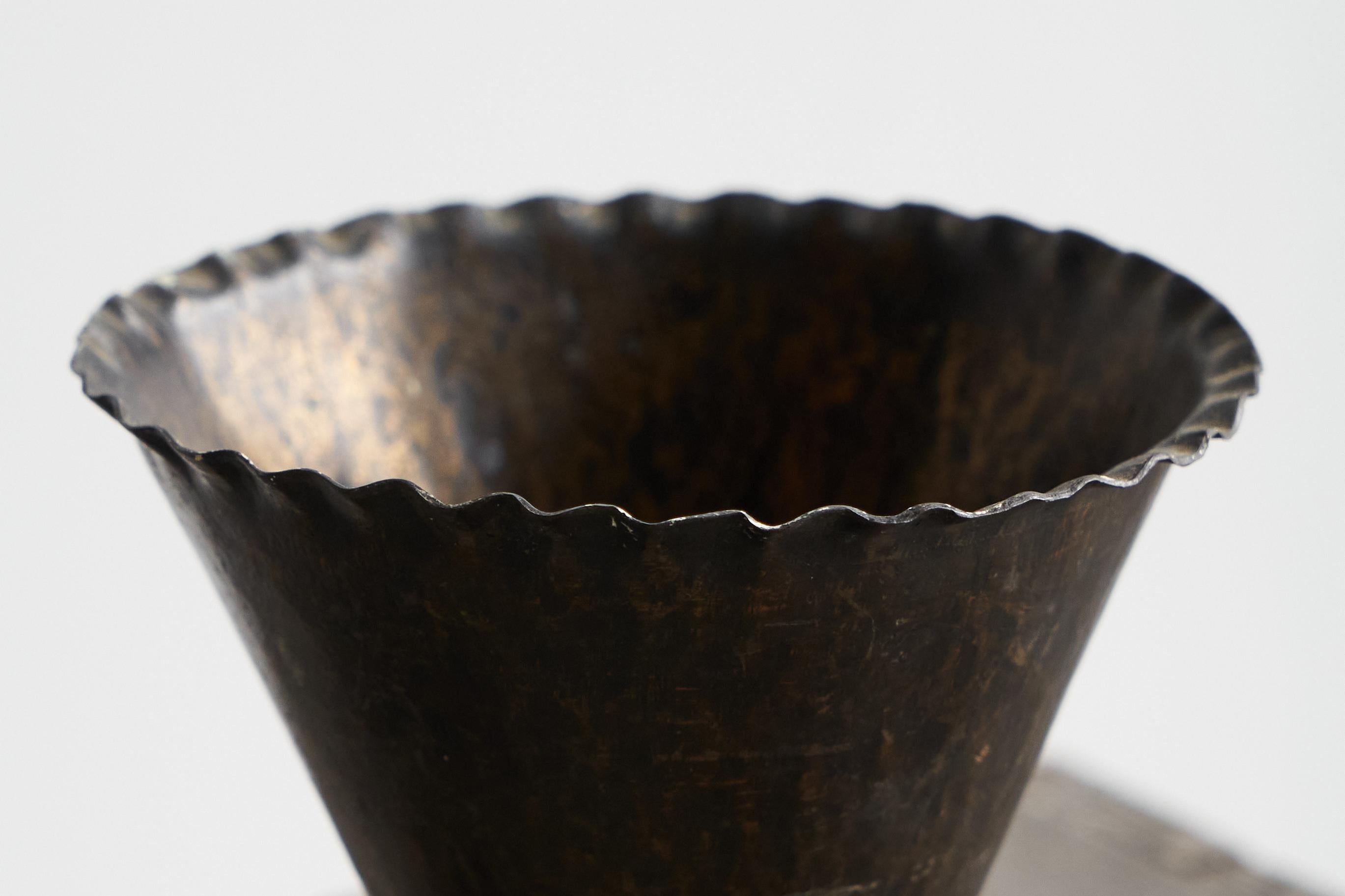 Vaso scultoreo Trench Art anni '20 In condizioni buone in vendita a Meer, VAN