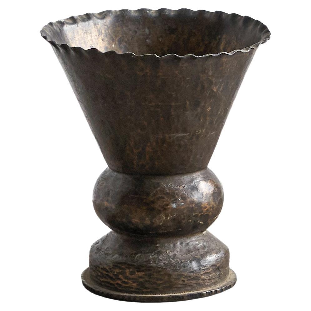 Skulpturale Trench-Kunstvase 1920er Jahre