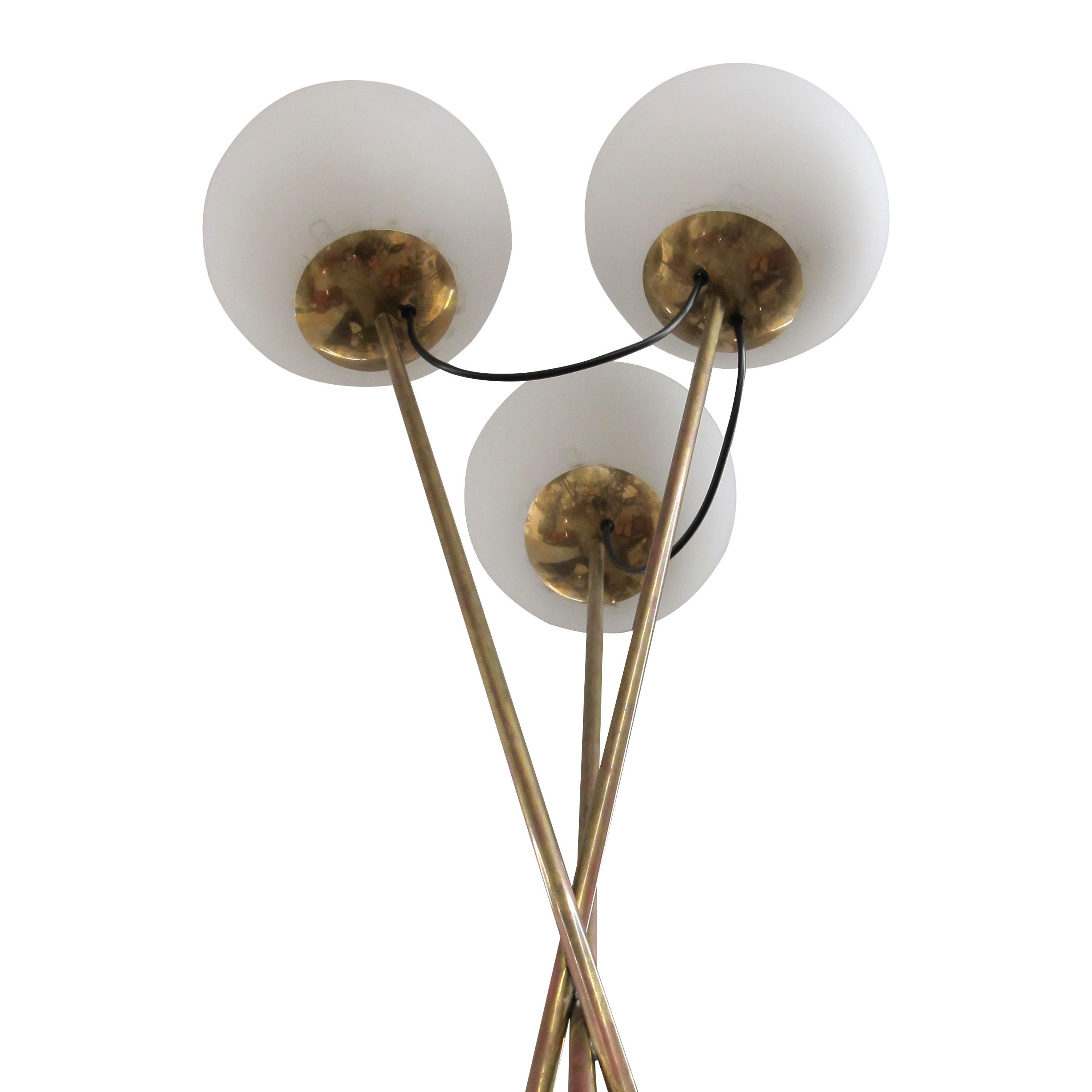 Altro Lampada da terra scultorea a treppiede con tre globi di vetro, Germania, anni '70 in vendita