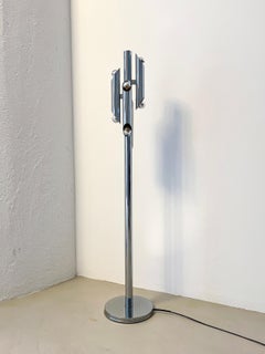 Sculptural tubular floor lamp in chrome metal, Space Age, Reggiani style