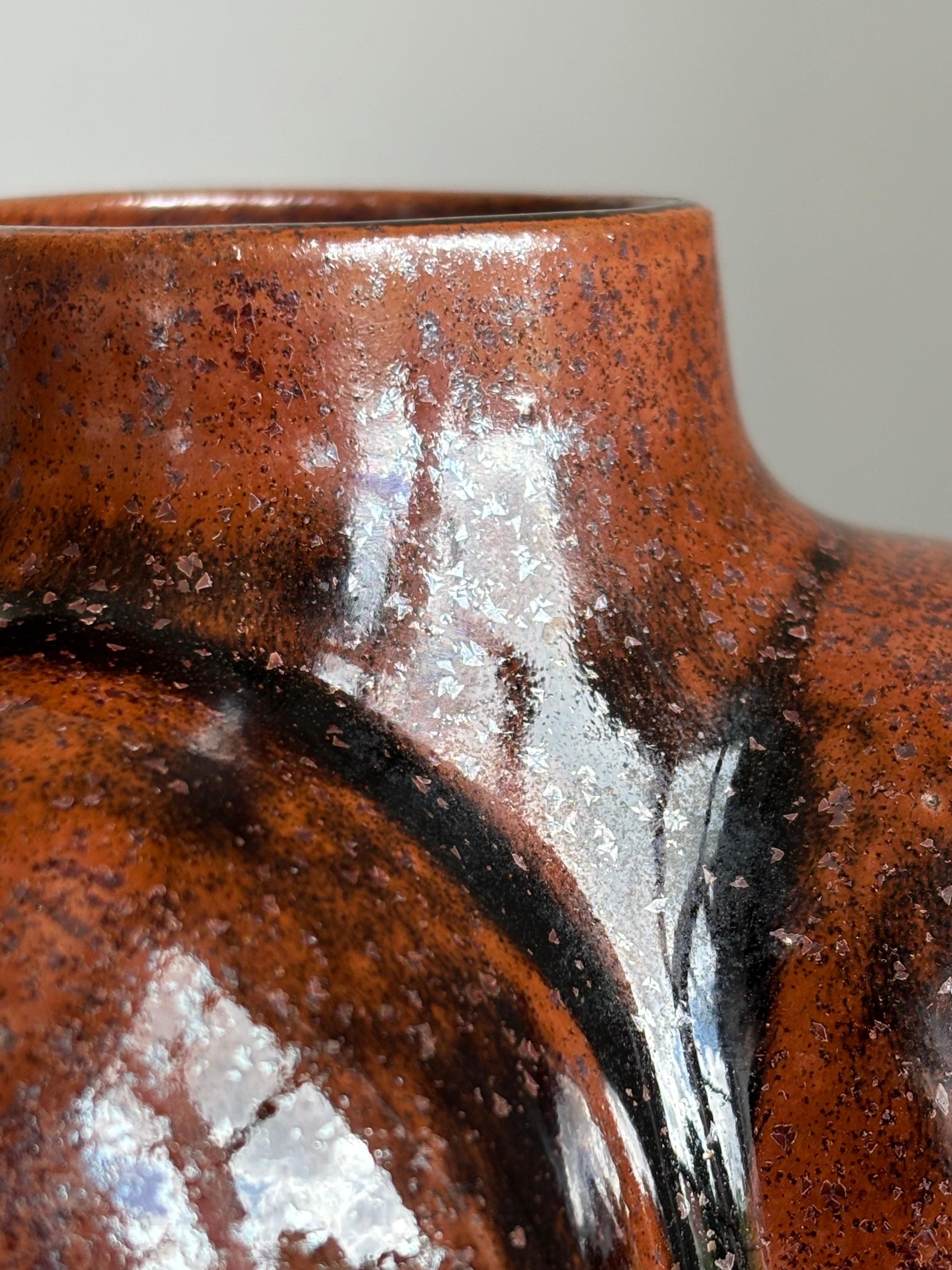 Danese Vaso scultoreo in ceramica di Tue Poulsen, Danimarca, anni '60 in vendita
