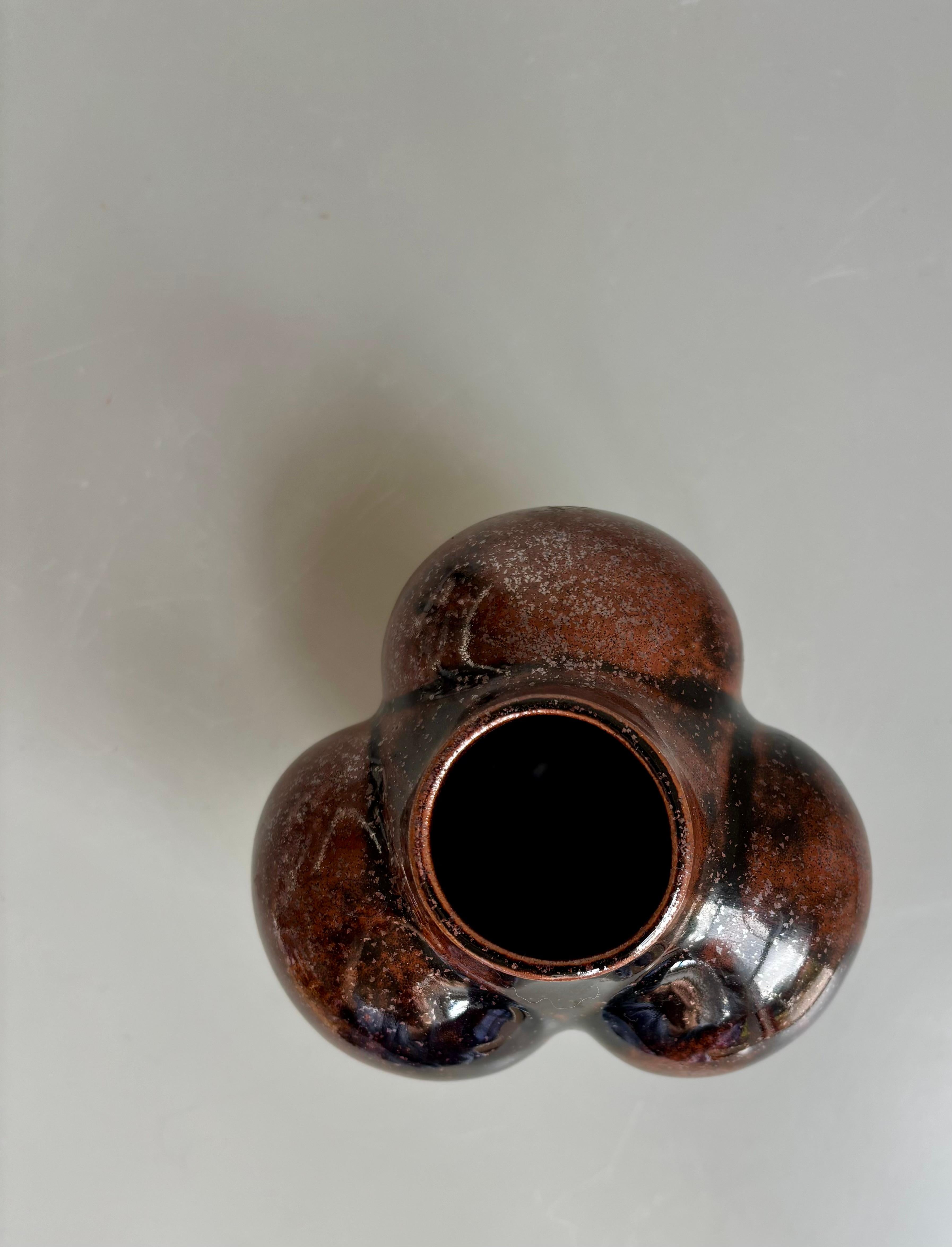 XX secolo Vaso scultoreo in ceramica di Tue Poulsen, Danimarca, anni '60 in vendita