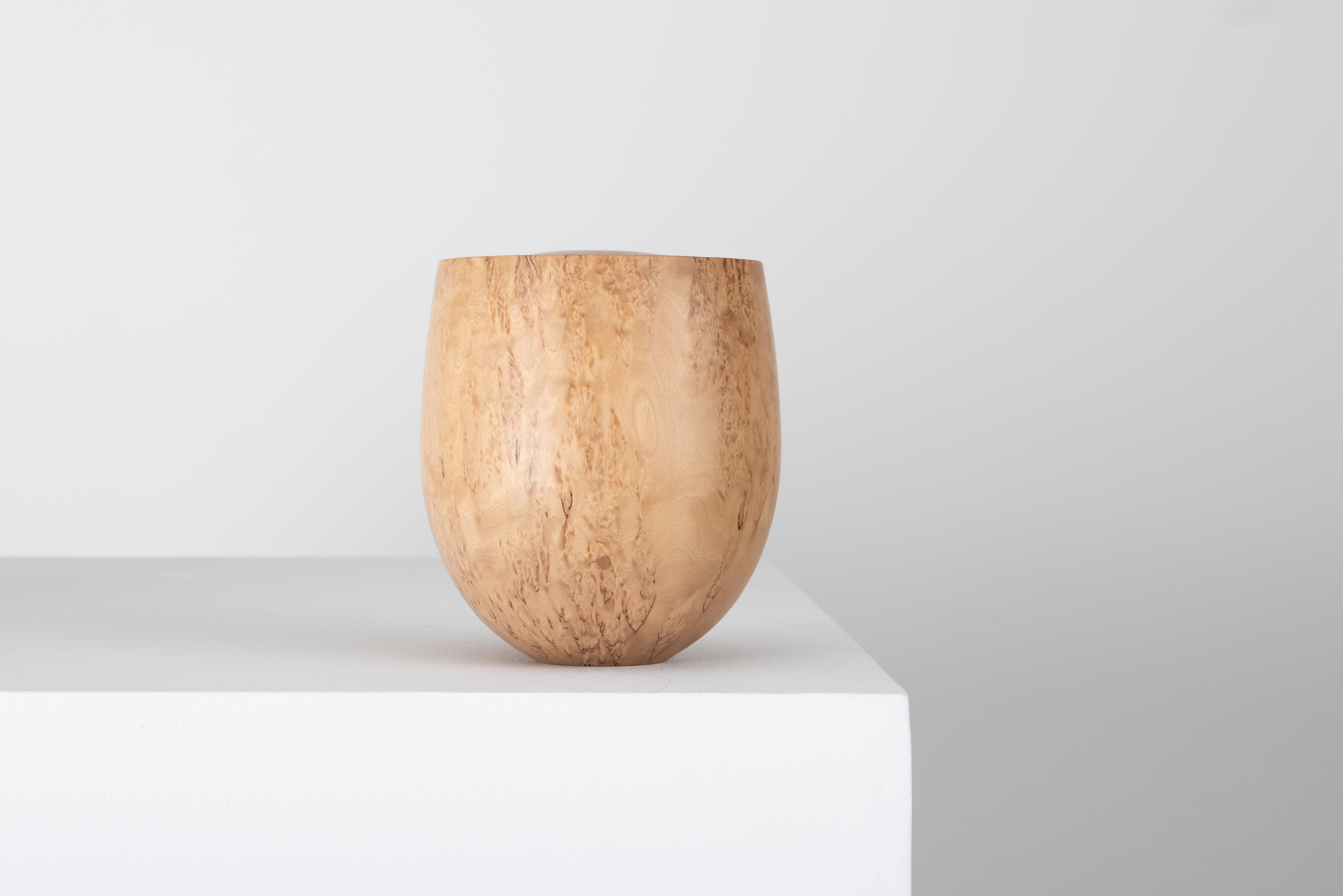 We have for sale a wooden String Vase in Masur Birch by master woodturner Ray Key (1942-2018). Ray Key was one of the most praised woodturners of any generation. His works are in museum collections world wide. He was awarded a British Empire Medal