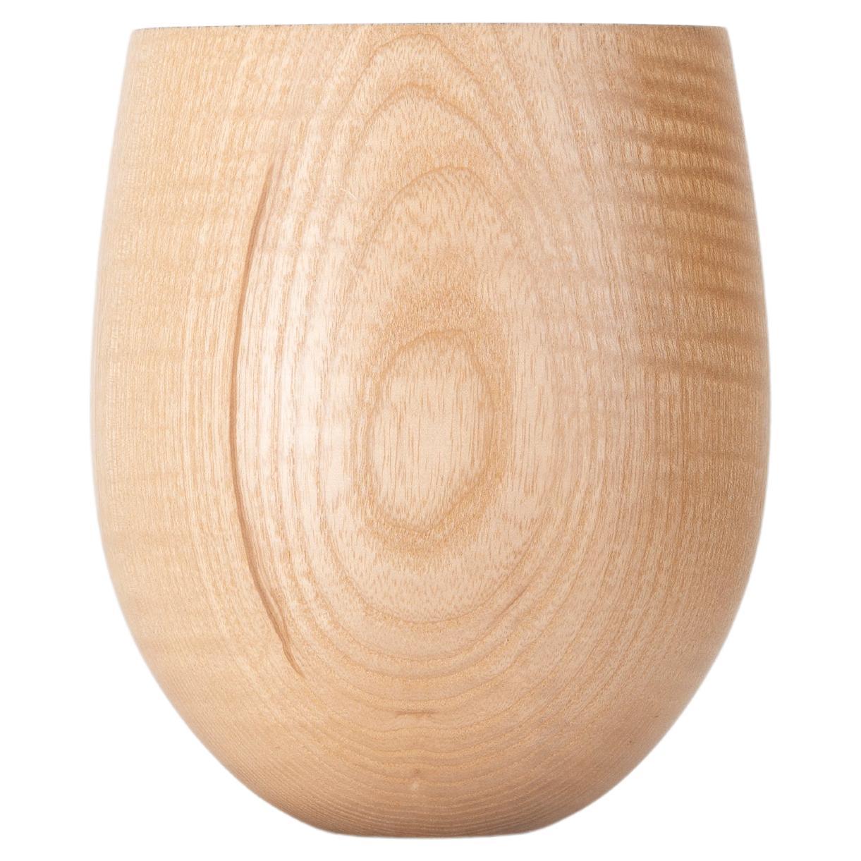Vase sculptural tourné en frêne huilé du maître artisan Ray Key, années 1990