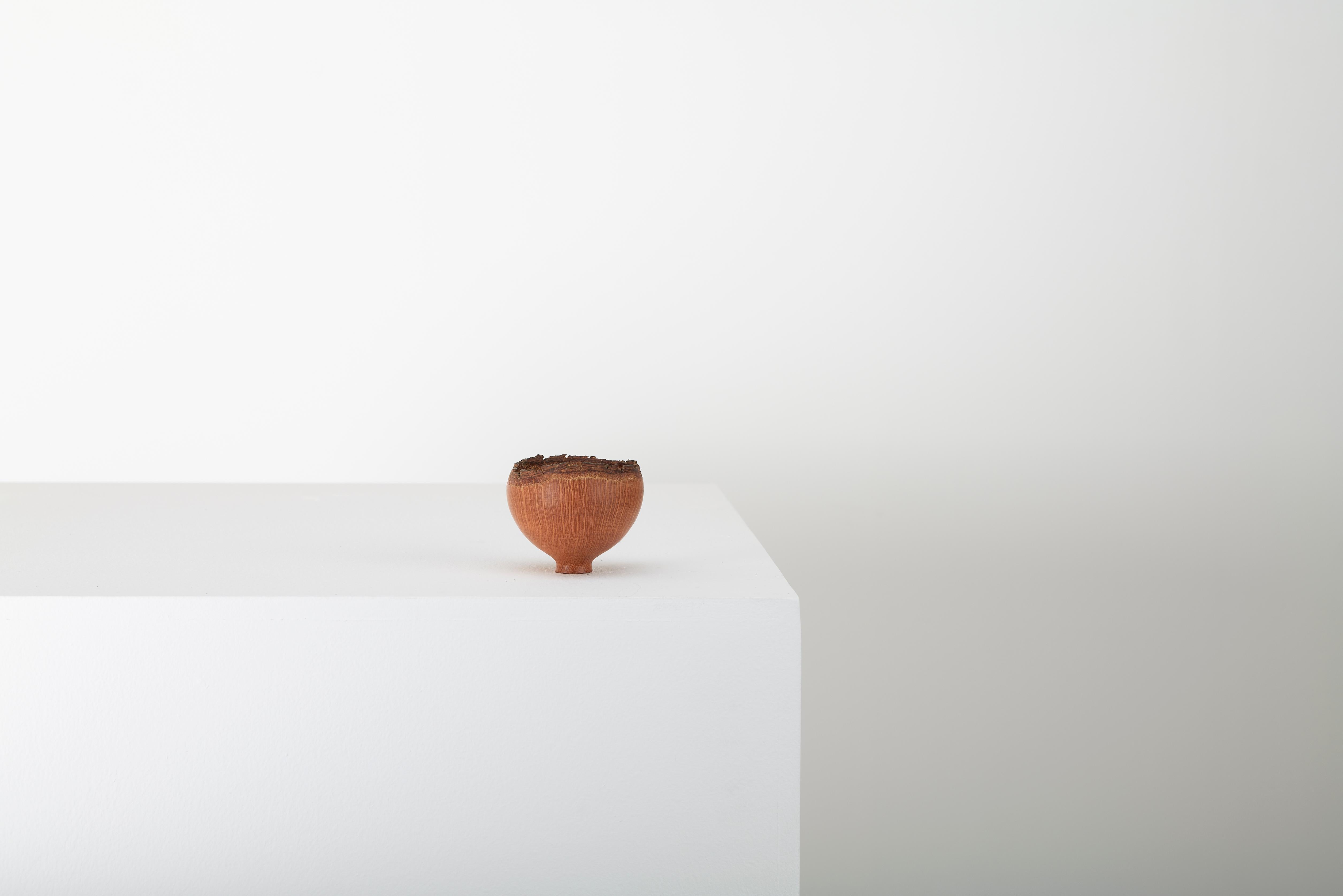 Minimaliste Bol sculptural en bois tourné du maître artisan Bert Marsh, années 1990 en vente