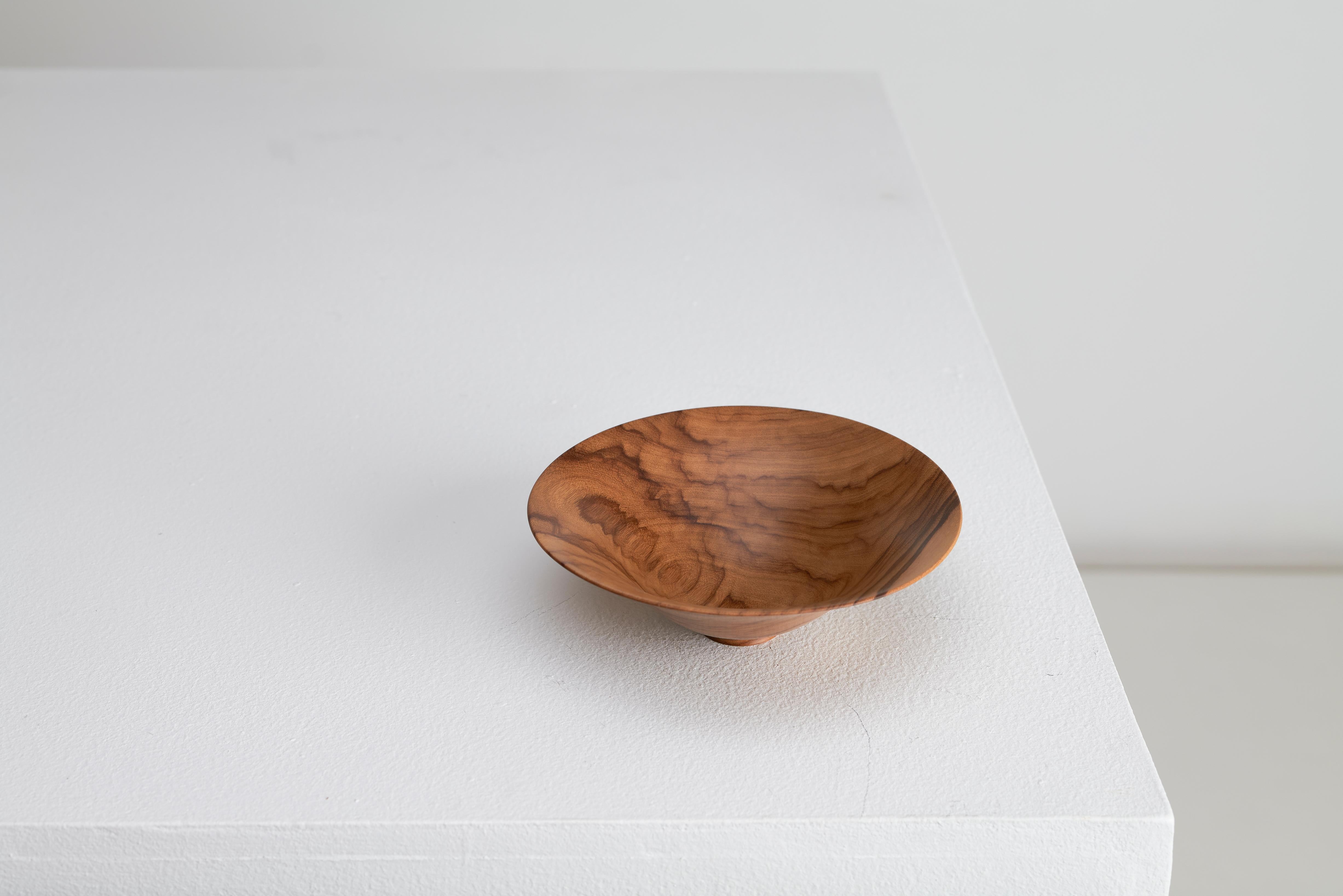 Sculptural Turned Wooden Bowl by Master Craftsman Bert Marsh 1990s 2