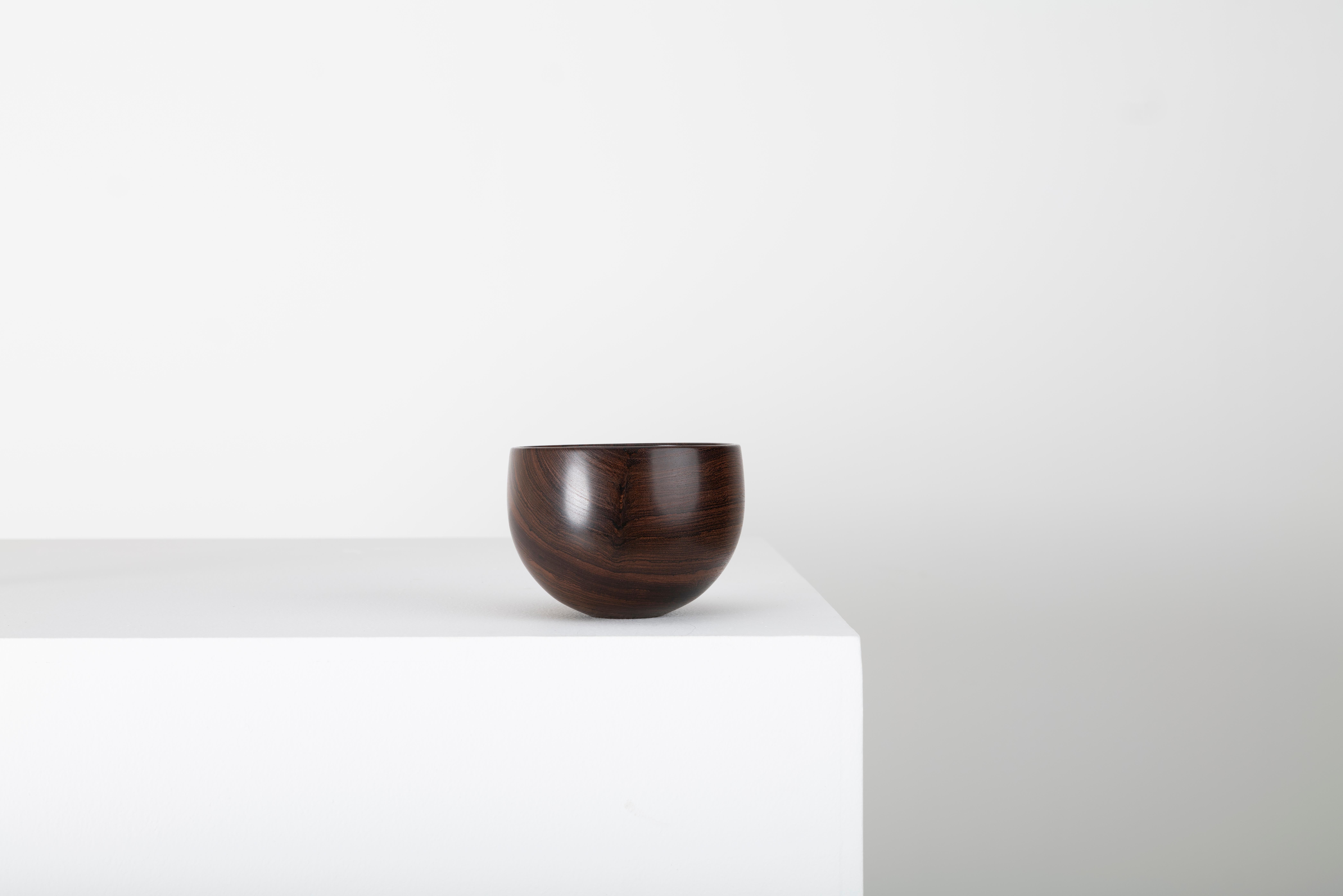 Skulpturale Schale aus gedrechseltem Holz von Master Craftsman Ray Key aus Bocote-Holz, 1990er Jahre (Minimalistisch) im Angebot