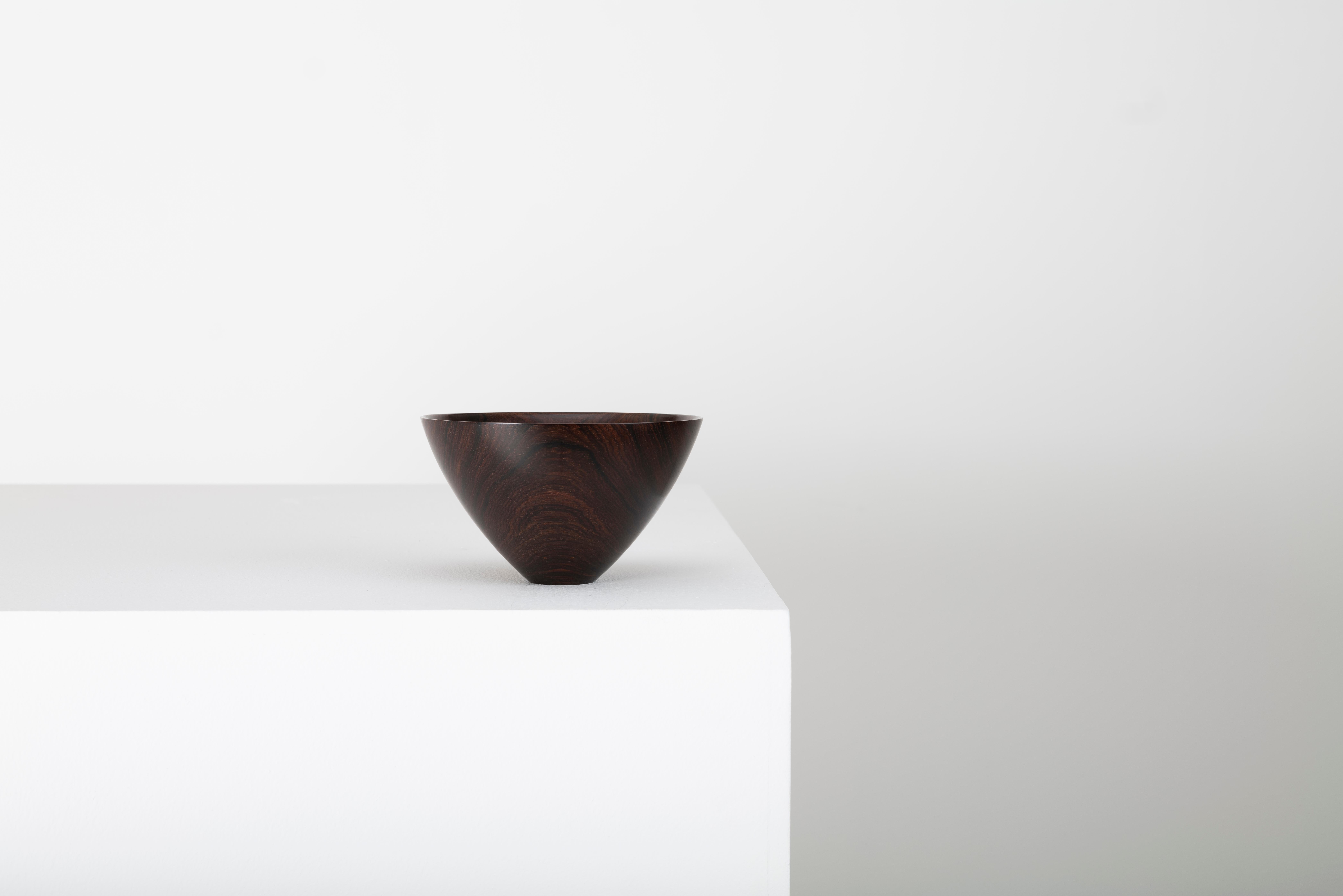 Minimaliste Bol sculptural en bois tourné du maître artisan Ray Key en cocobolo, années 1990