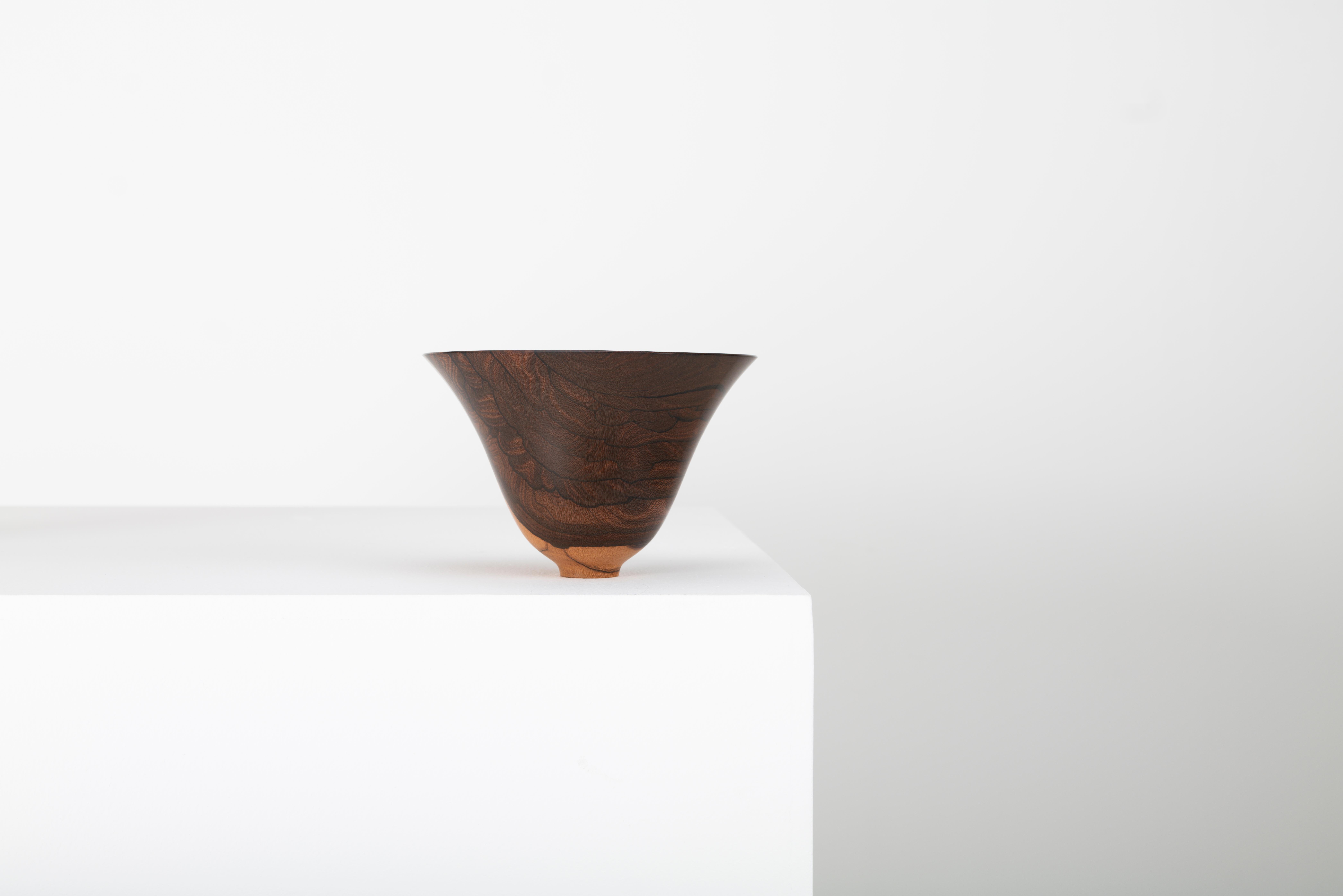 Minimaliste Bol/vase sculptural en bois tourné du maître artisan Bert Marsh, années 1990 en vente