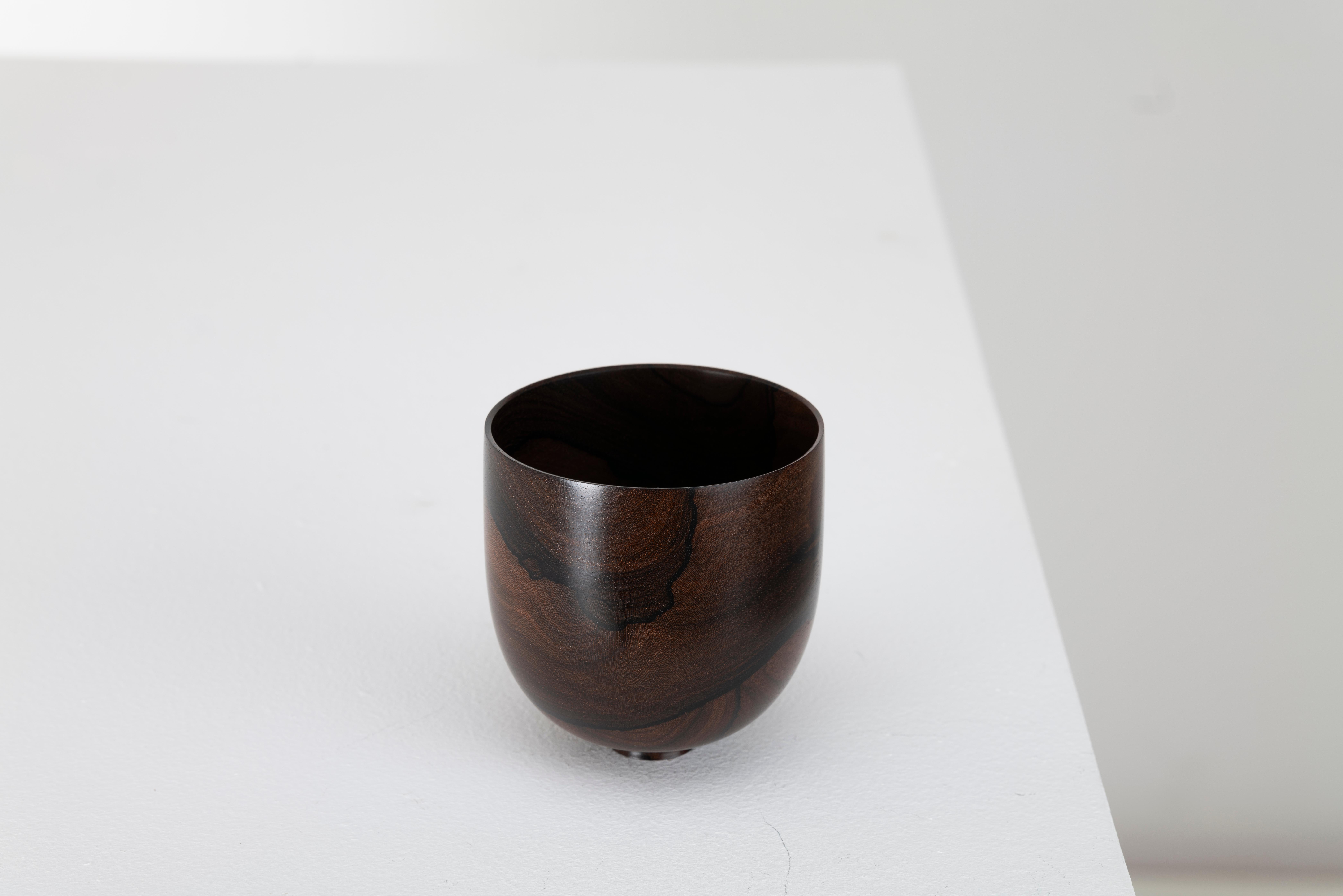 Britannique Bol/vase sculptural en bois tourné du maître artisan Bert Marsh, années 1990 en vente
