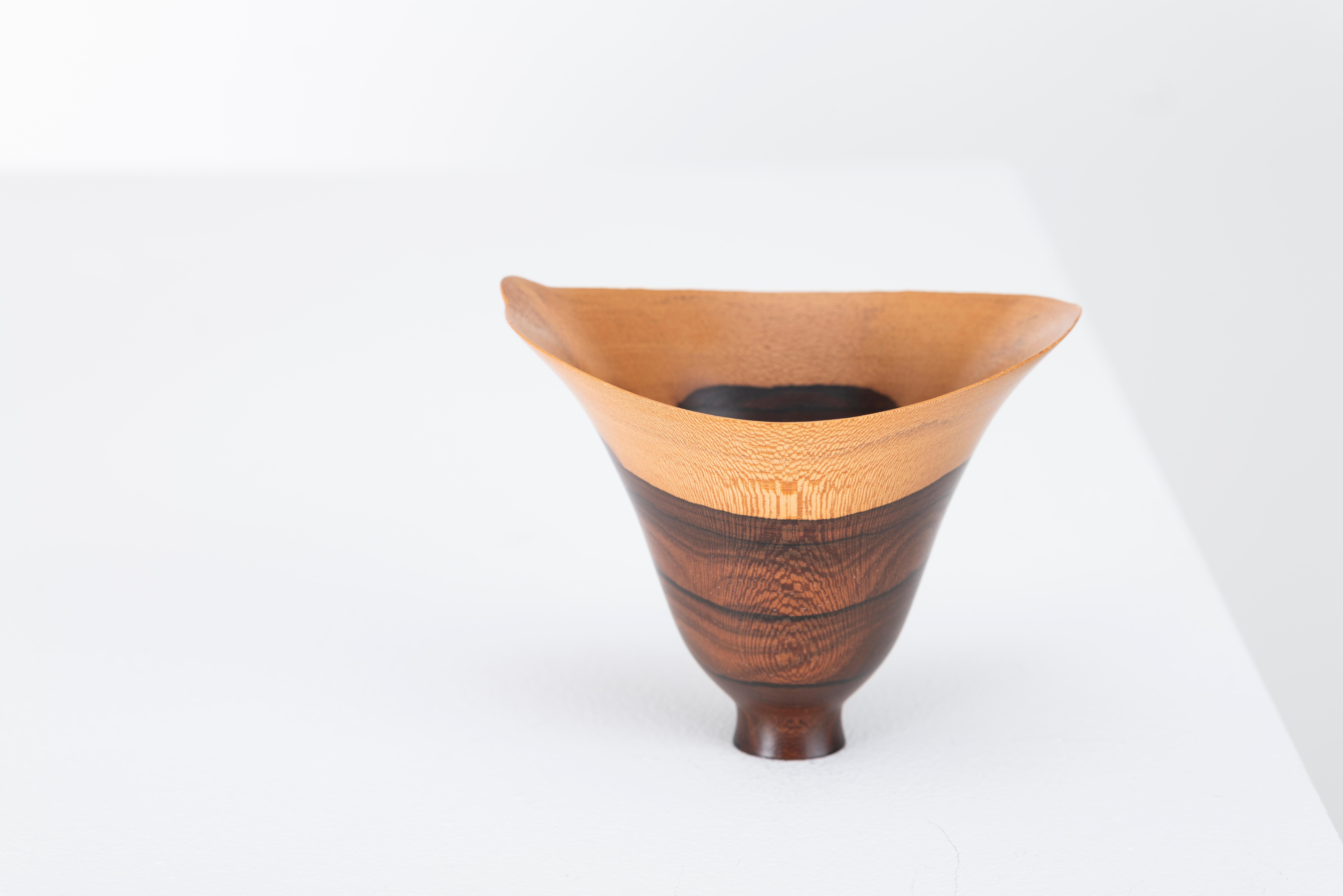 Vaso scultoreo in legno tornito del maestro artigiano Bert Marsh anni '90 In condizioni buone in vendita a Uxbridge, GB