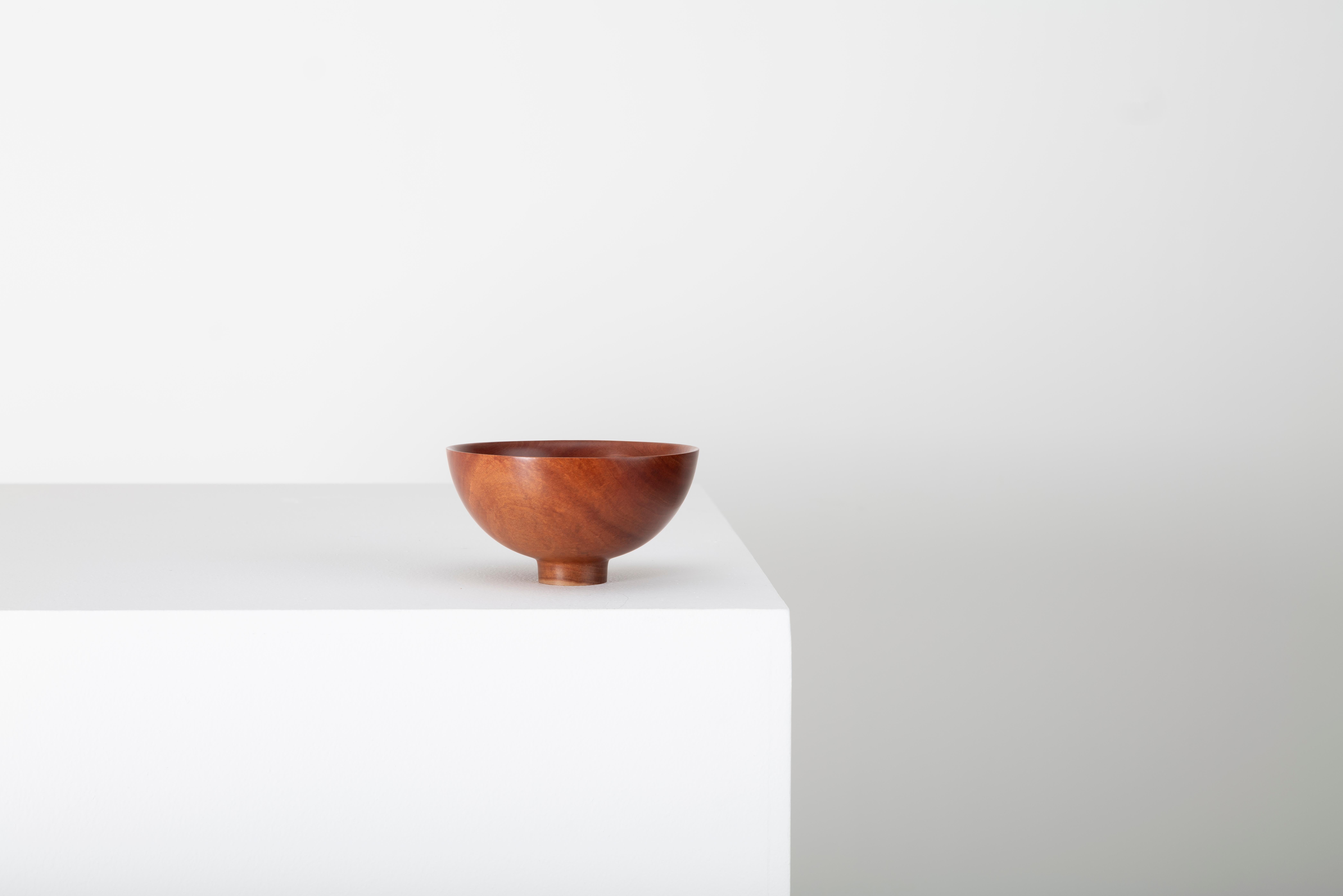 Minimaliste Bol sculptural Ray Key en bois tourné rose ivoire des années 1990 en vente