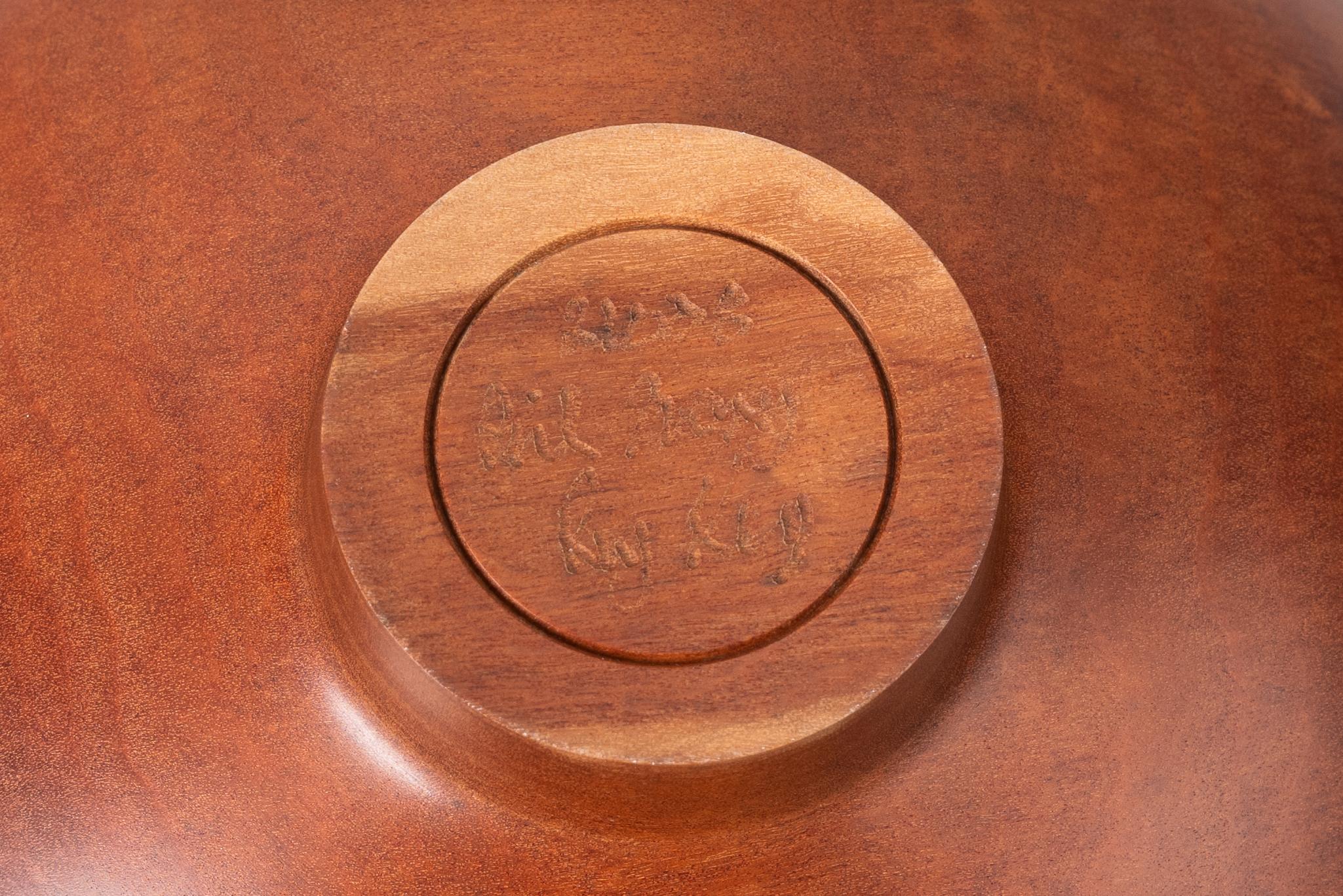 Tourné Bol sculptural Ray Key en bois tourné rose ivoire des années 1990 en vente
