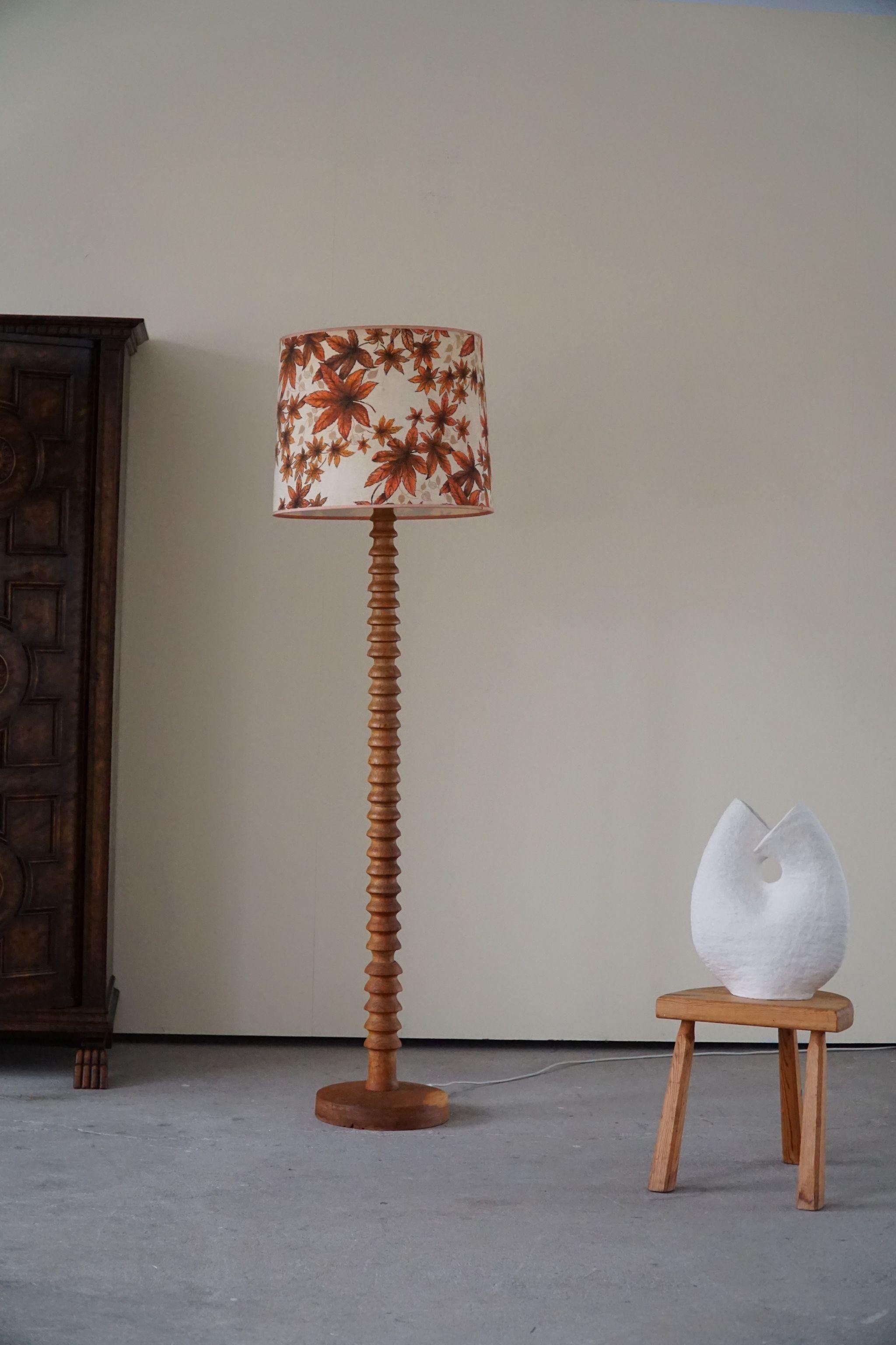 Sculptural Twisted Oak Floor Lamp, Danish Midcentury, 1950s In Good Condition In Odense, DK