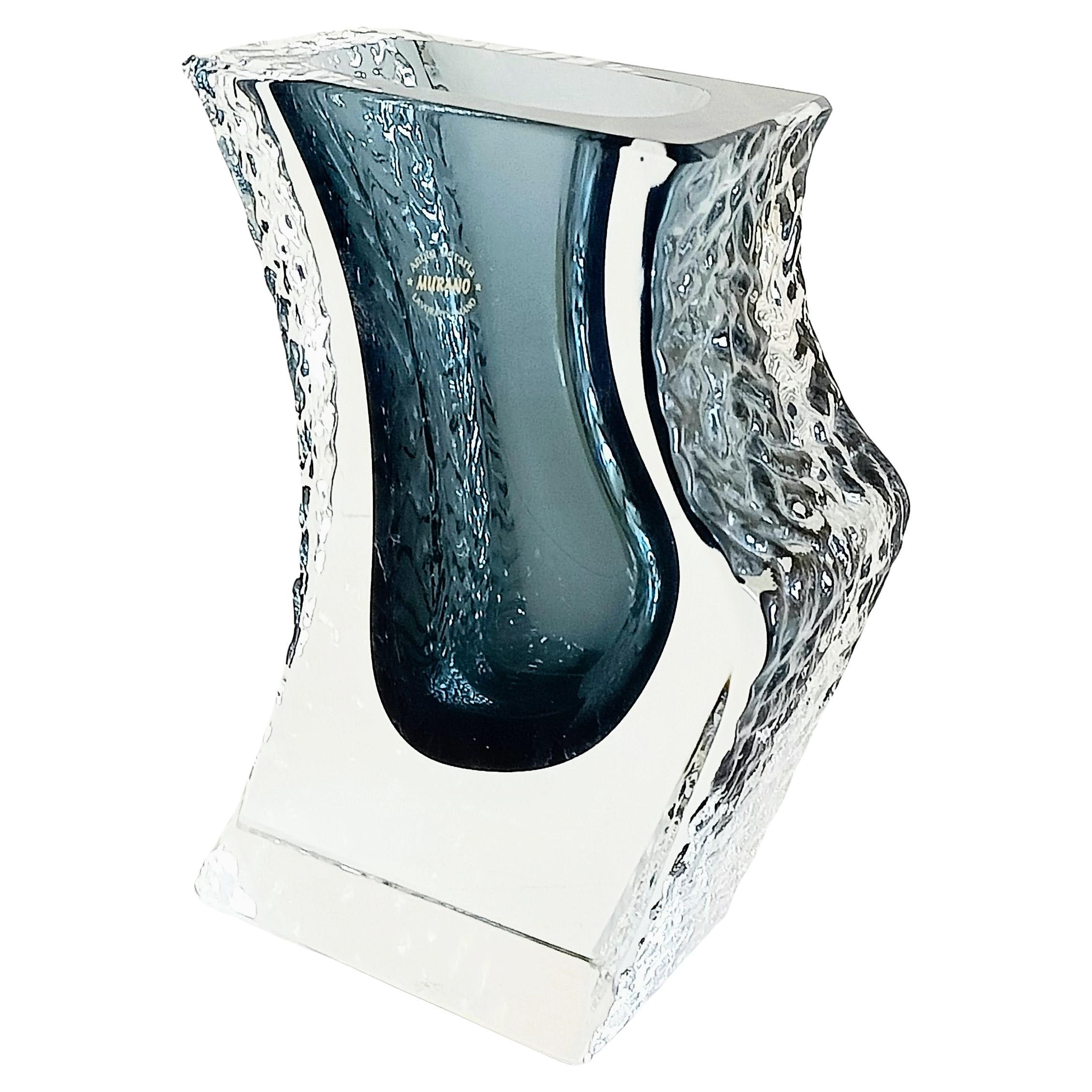 Vase aus Muranoglas mit gewellten, strukturierten Seiten von Mandruzzato, 1970er Jahre (Glaskunst) im Angebot