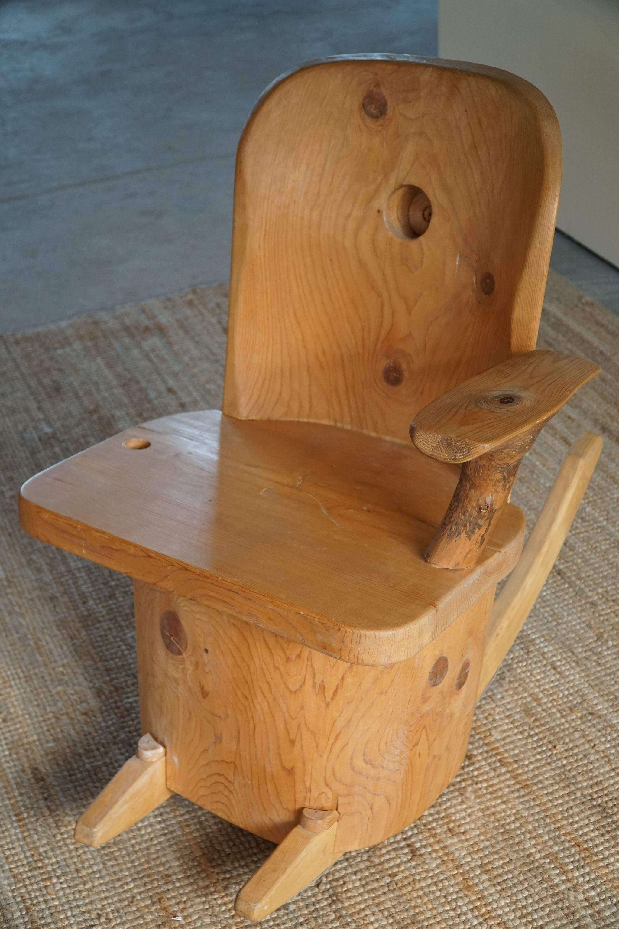 Sculptural Unique Rocking Chair by Finnish Matti Martikka in Solid Pine, 1960s For Sale 6