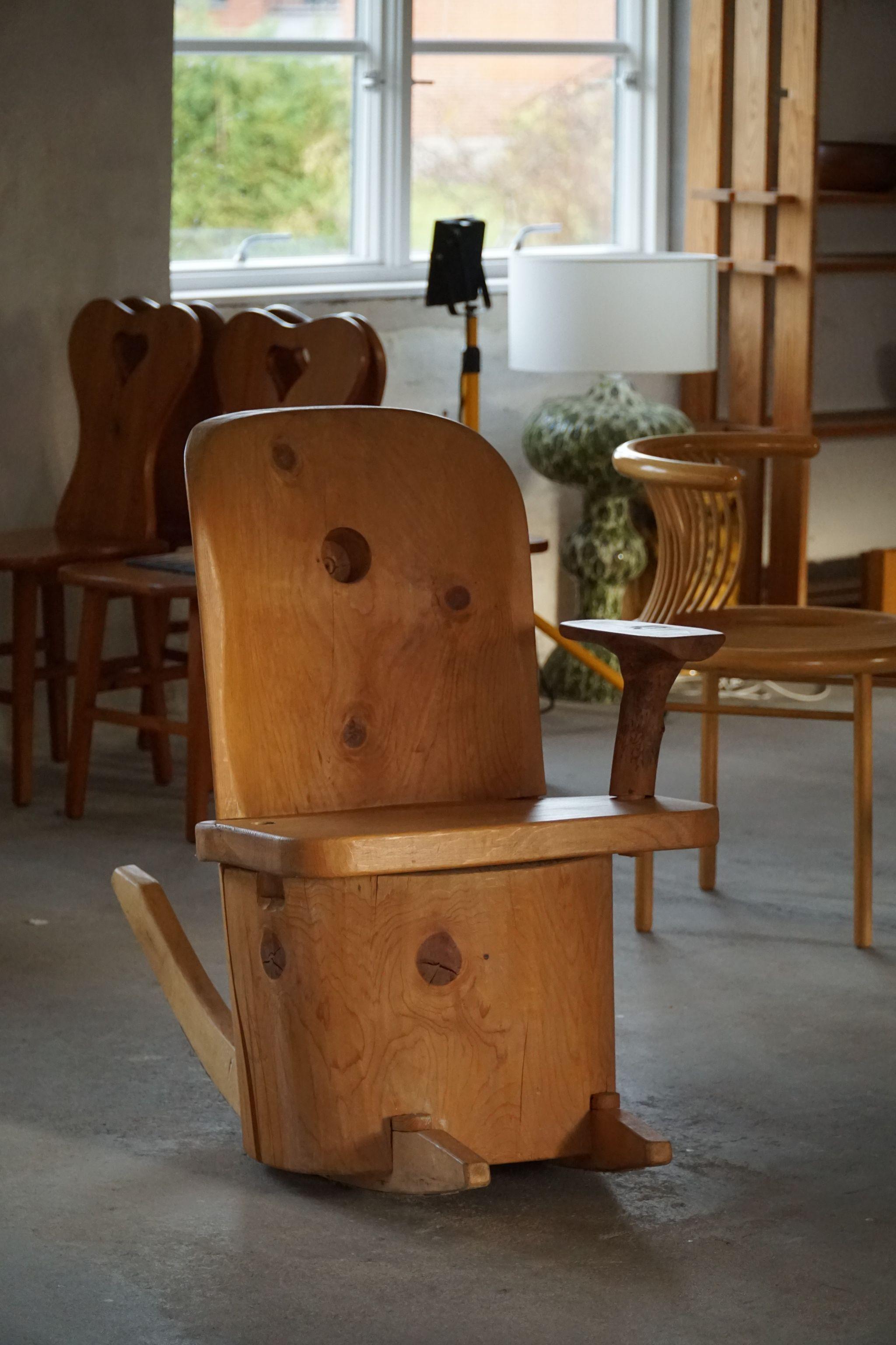 Sculptural Unique Rocking Chair by Finnish Matti Martikka in Solid Pine, 1960s In Good Condition For Sale In Odense, DK